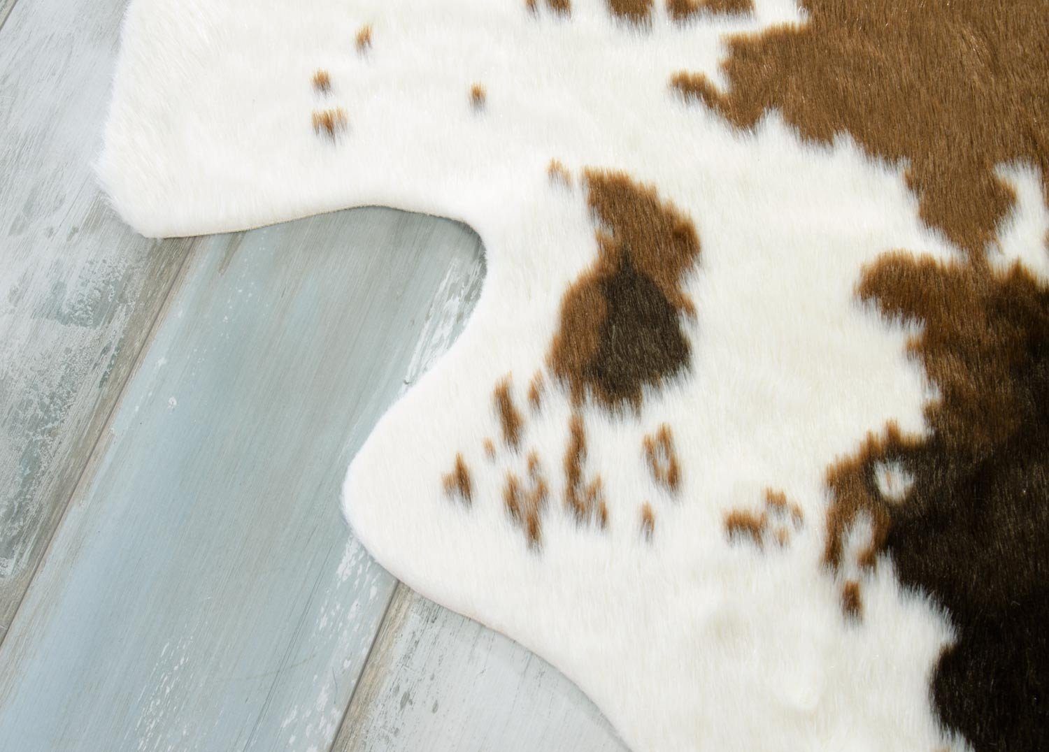Wohnen und Accessoires GmbH & Co. KG Fellteppich Kuhfell Teppich, Fellteppich aus Kunstfell, elegant und flauschig, Fellform – Bild 5 von 5