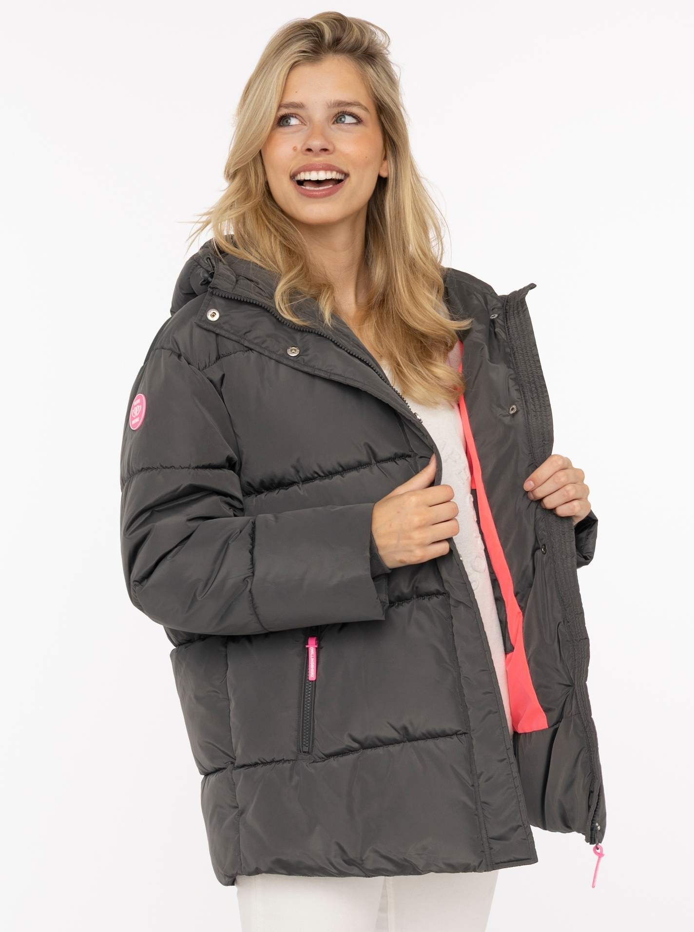 Zwillingsherz Steppjacke „Love More“ Kapuze mit Tunnelzug, verdeckter Reißverschluss, dezente Details