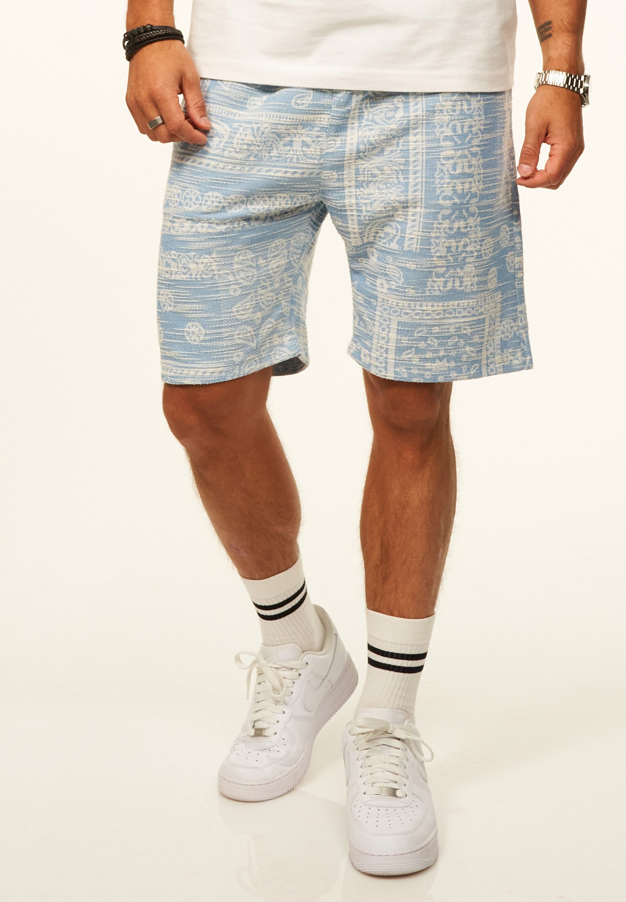 Shorts gemustert als lässige Sommershorts - Kurze Hose