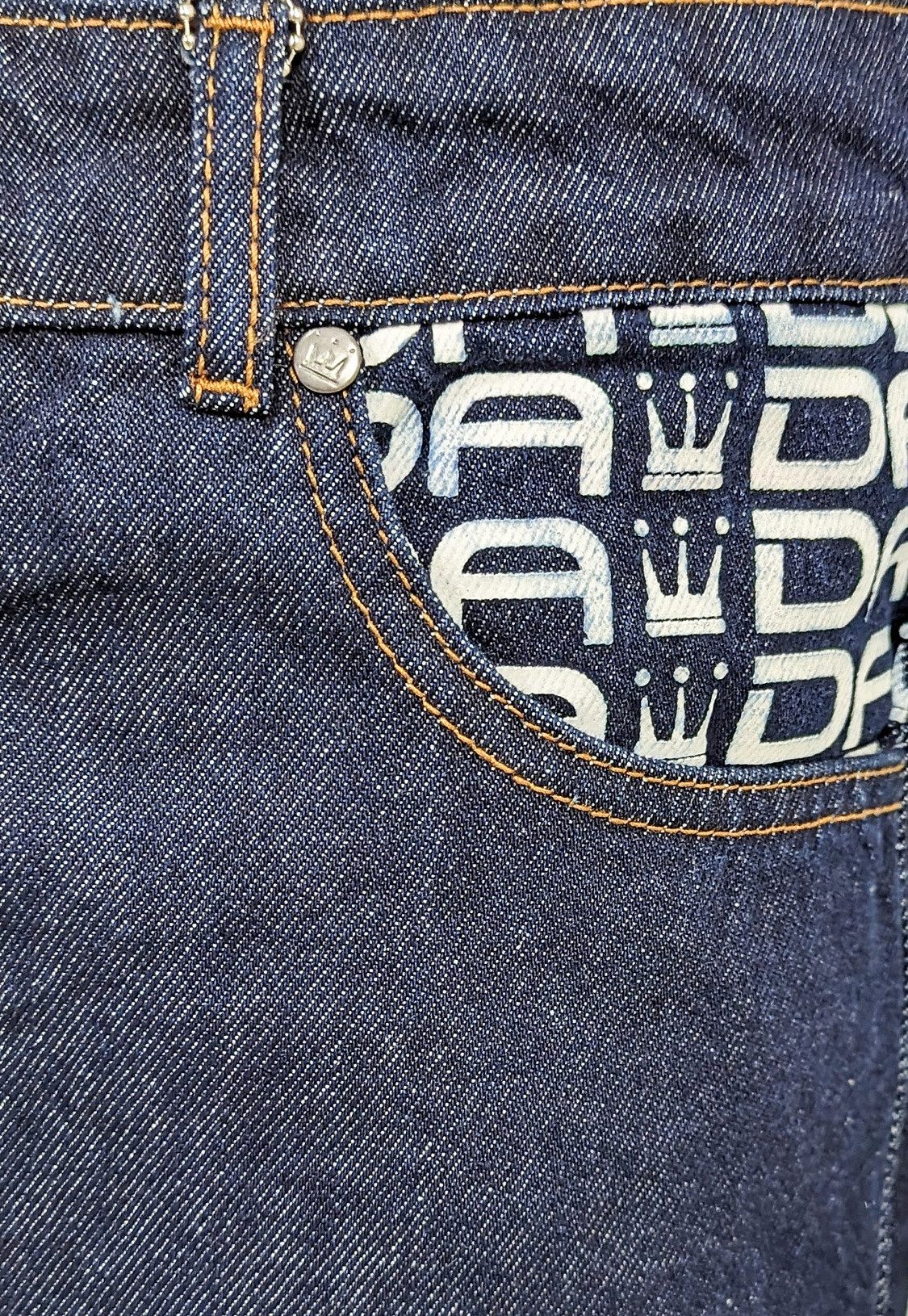 DADA Supreme Regular-fit-Jeans Bequem mit Logodruck Denim Minimal Baggy für Herren Baumwolle unifarben atmungsaktiv Knöpfe modisch-Style – Bild 4 von 5