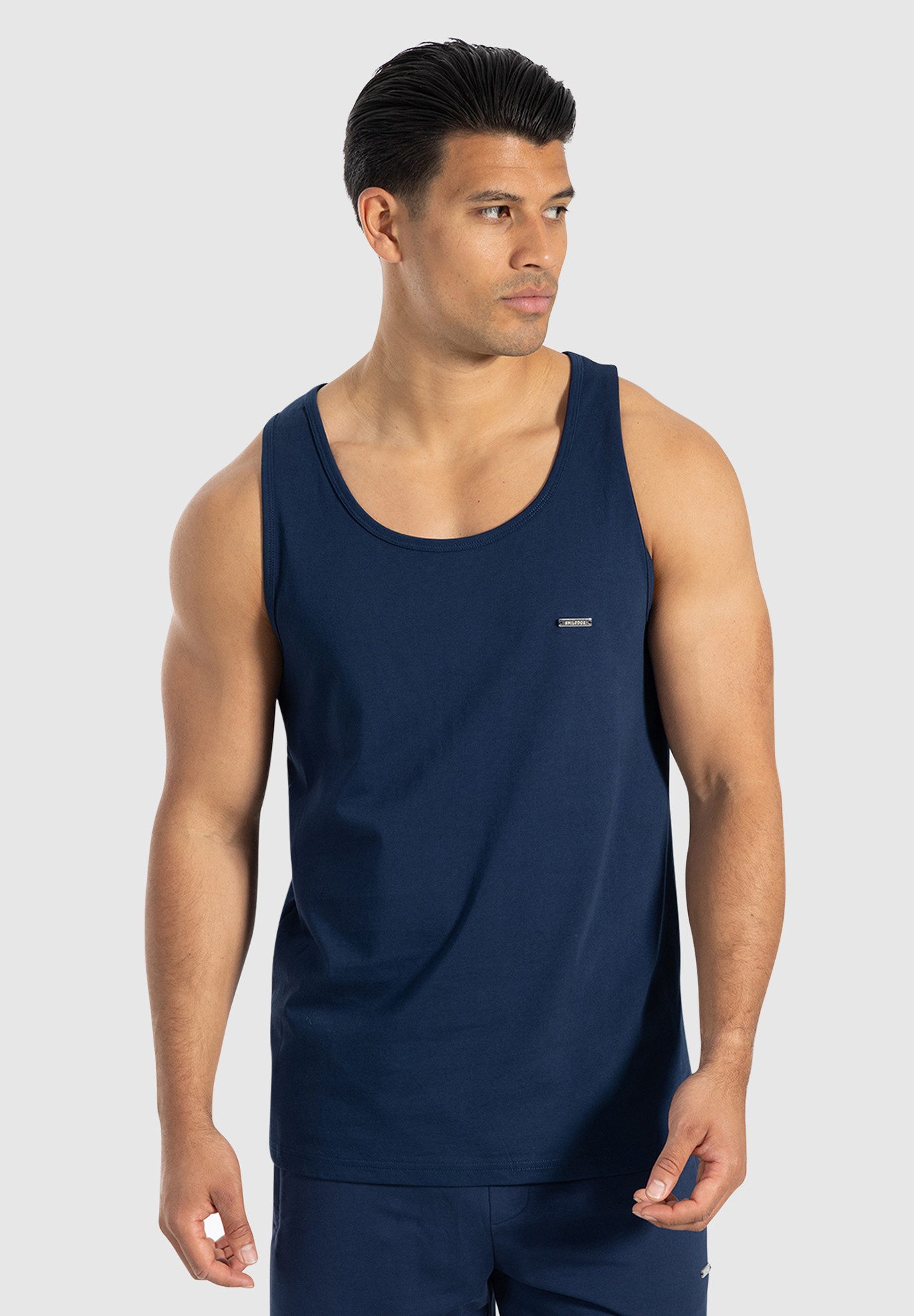 Smilodox Tanktop Arian, ärmelloses Muskelshirt mit Rundhals & Metall-Logo, günstig online kaufen