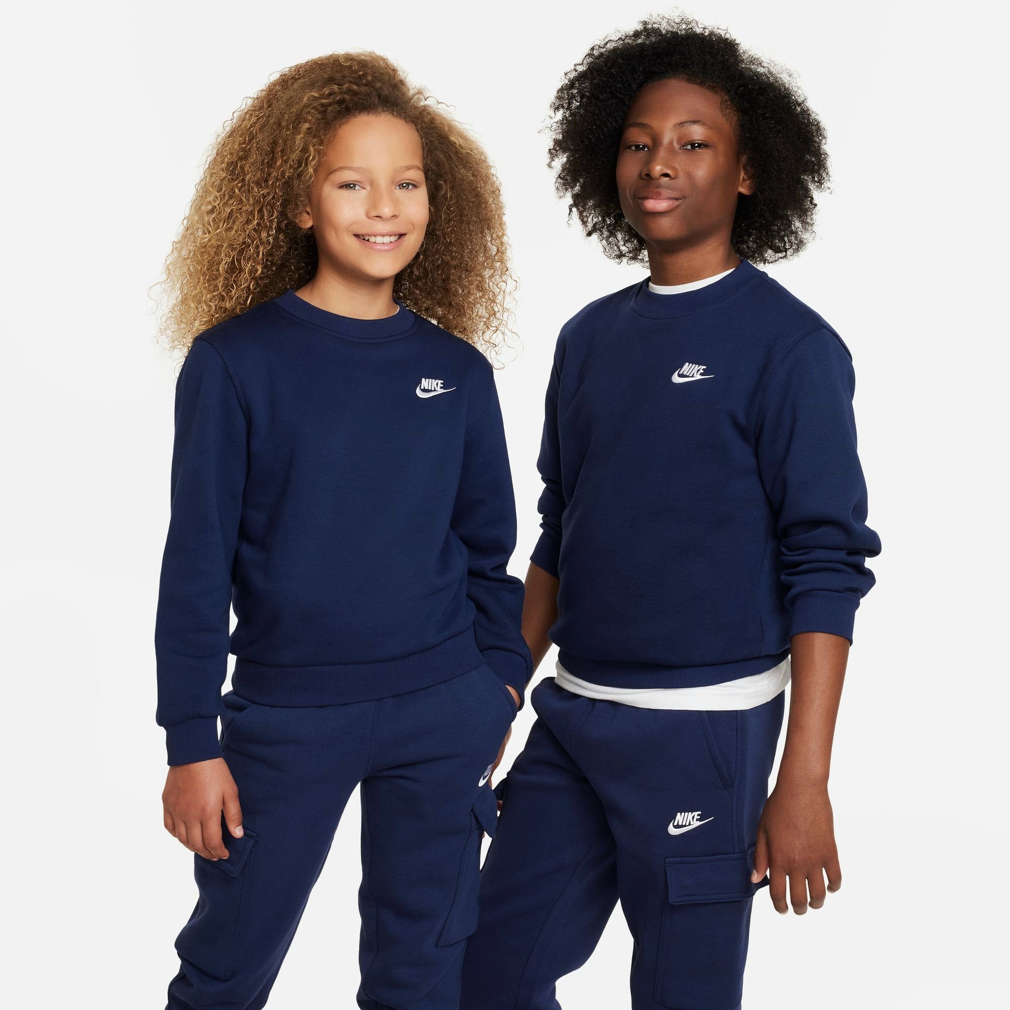 Nike Sportswear Sweatshirt KIDS' MIDNIGHT SWEATSHIRT BIG NAVY/WHITE CLUB FLEECE