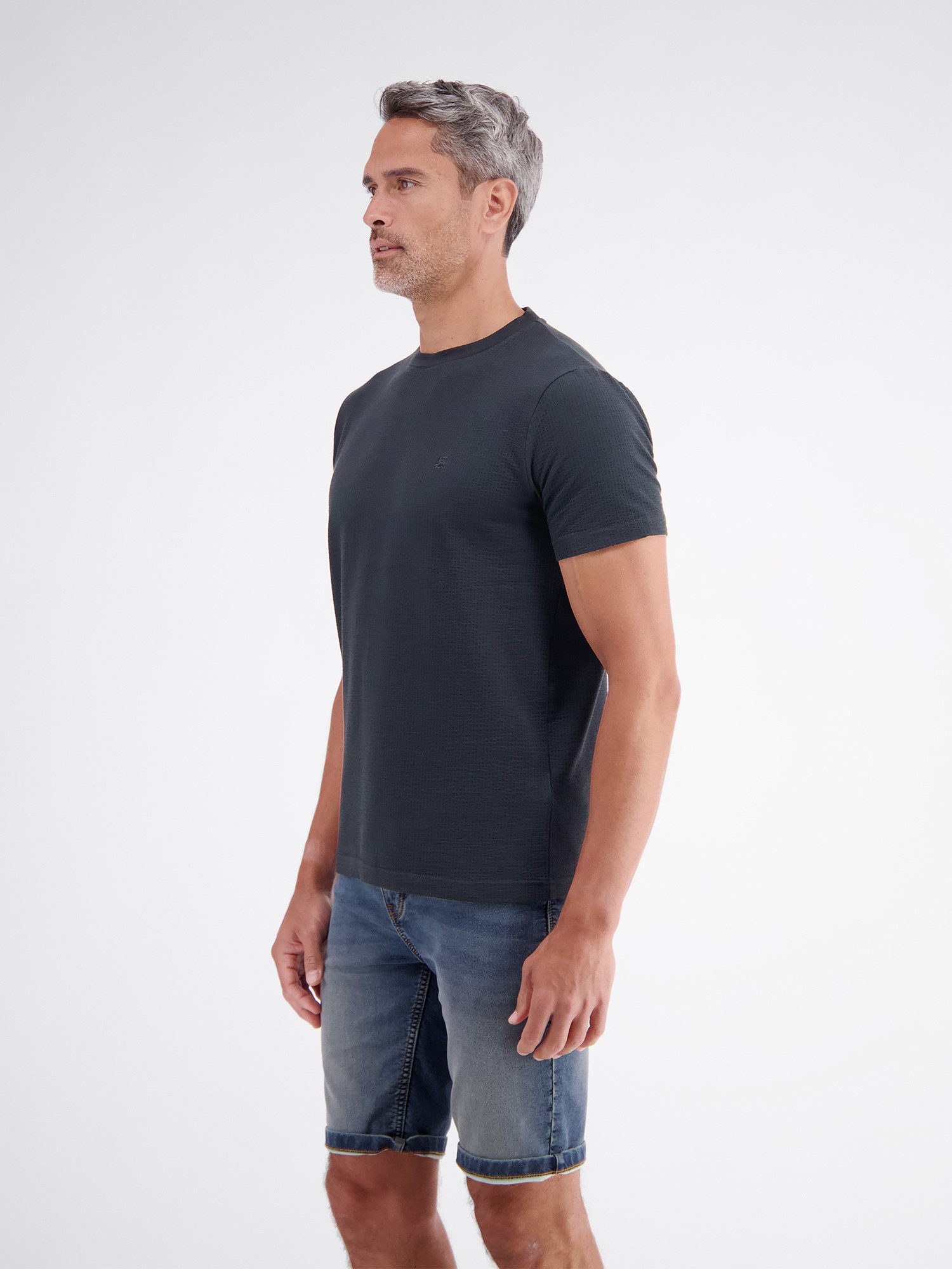 LERROS T-Shirt T-Shirt in softer Seersucker-Qualität mit bequemem O-Neck
