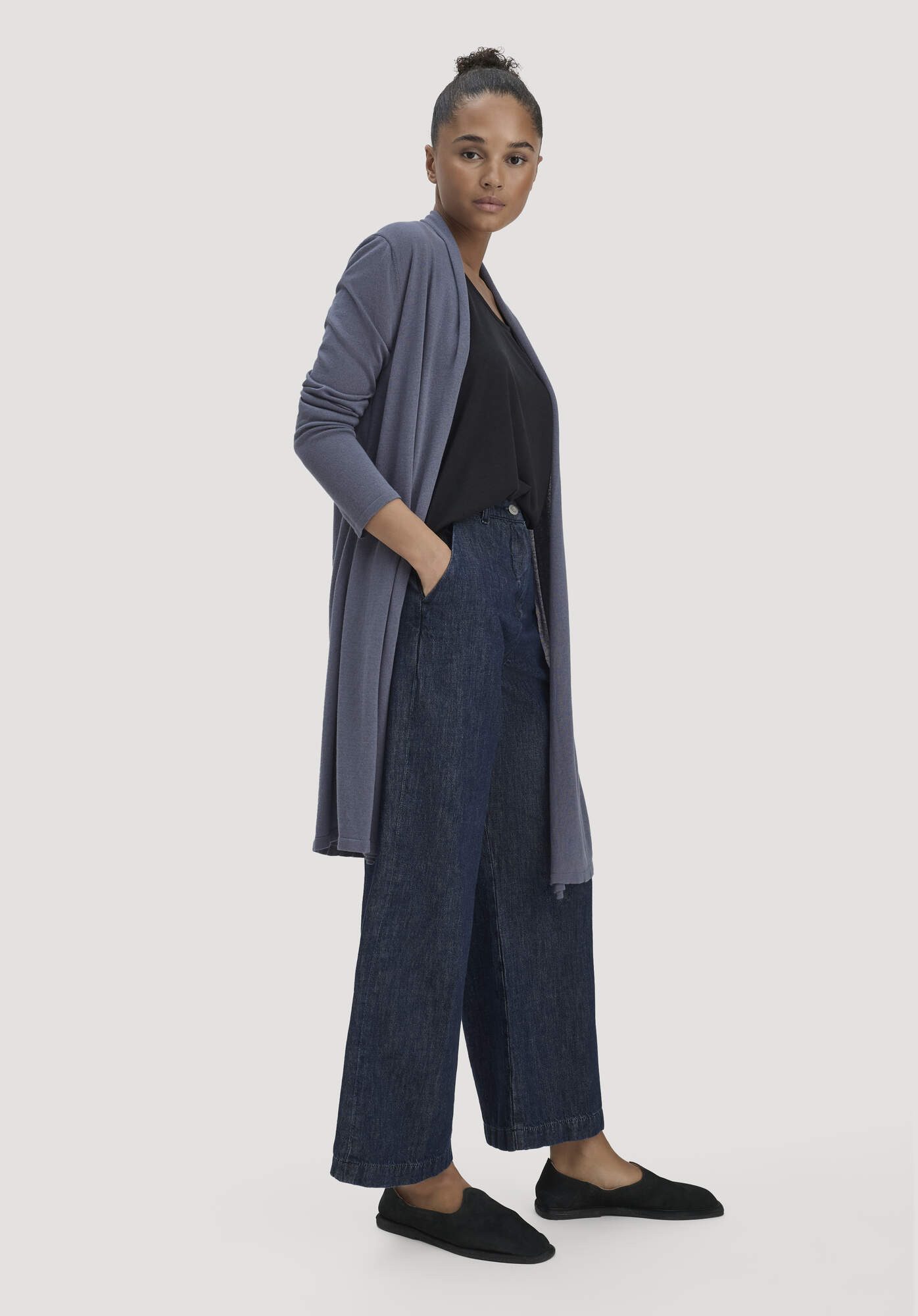 Hessnatur Strickjacke aus TENCEL™ Lyocell und Bio-Baumwolle (1-tlg) – Bild 5 von 5