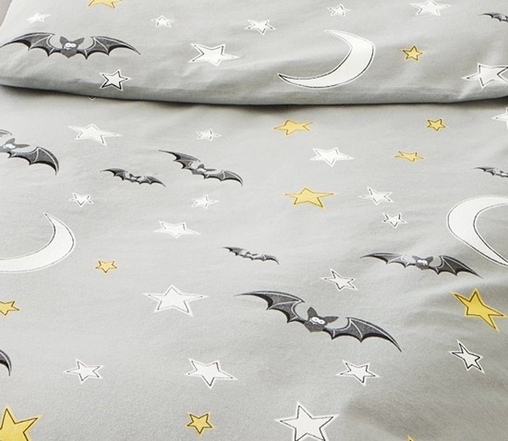 JACK Kinderbettwäsche JACK by Bierbaum Kinder Biber Fledermaus Bettwäsche 2 tlg. 135x200cm, Biber, 2 teilig, Kinderbettwäsche mit tollem Motiv, Sterne, Mond, Grau, weiche Qualität