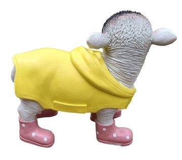 Fachhandel Plus Gartenfigur Lamm mit Mantel und rosa Gummistiefel, (1 St), Dekofigur lustiges Schaf