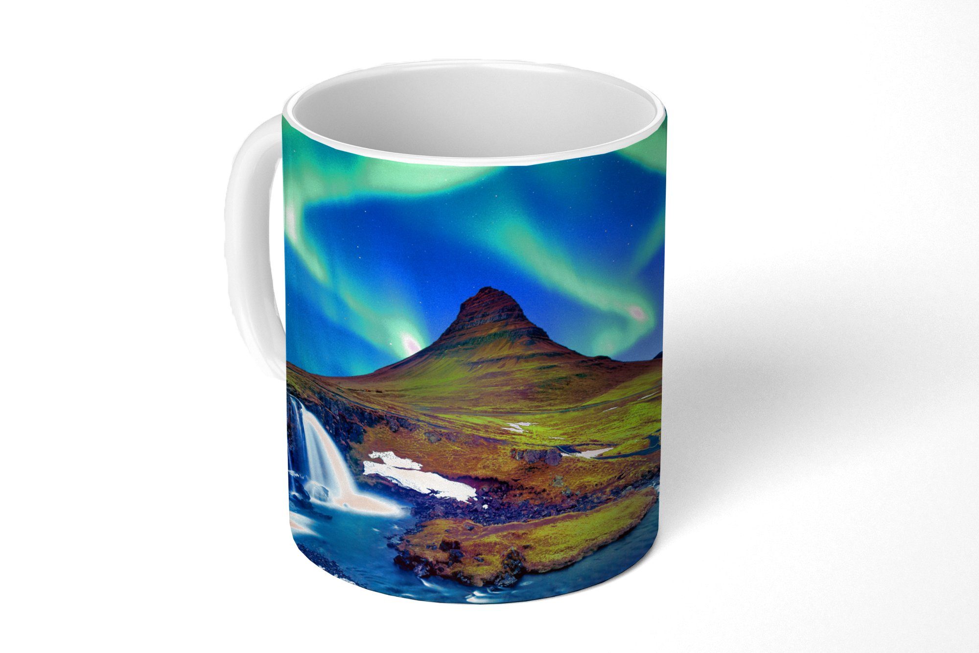 MuchoWow Tasse Nordlicht - Sternenhimmel - Island - Berg - Grün - Wasserfall - See, 1-tlg., Keramik, Kaffeetassen, Teetasse, Becher, Kaffeebecher, Geschenk