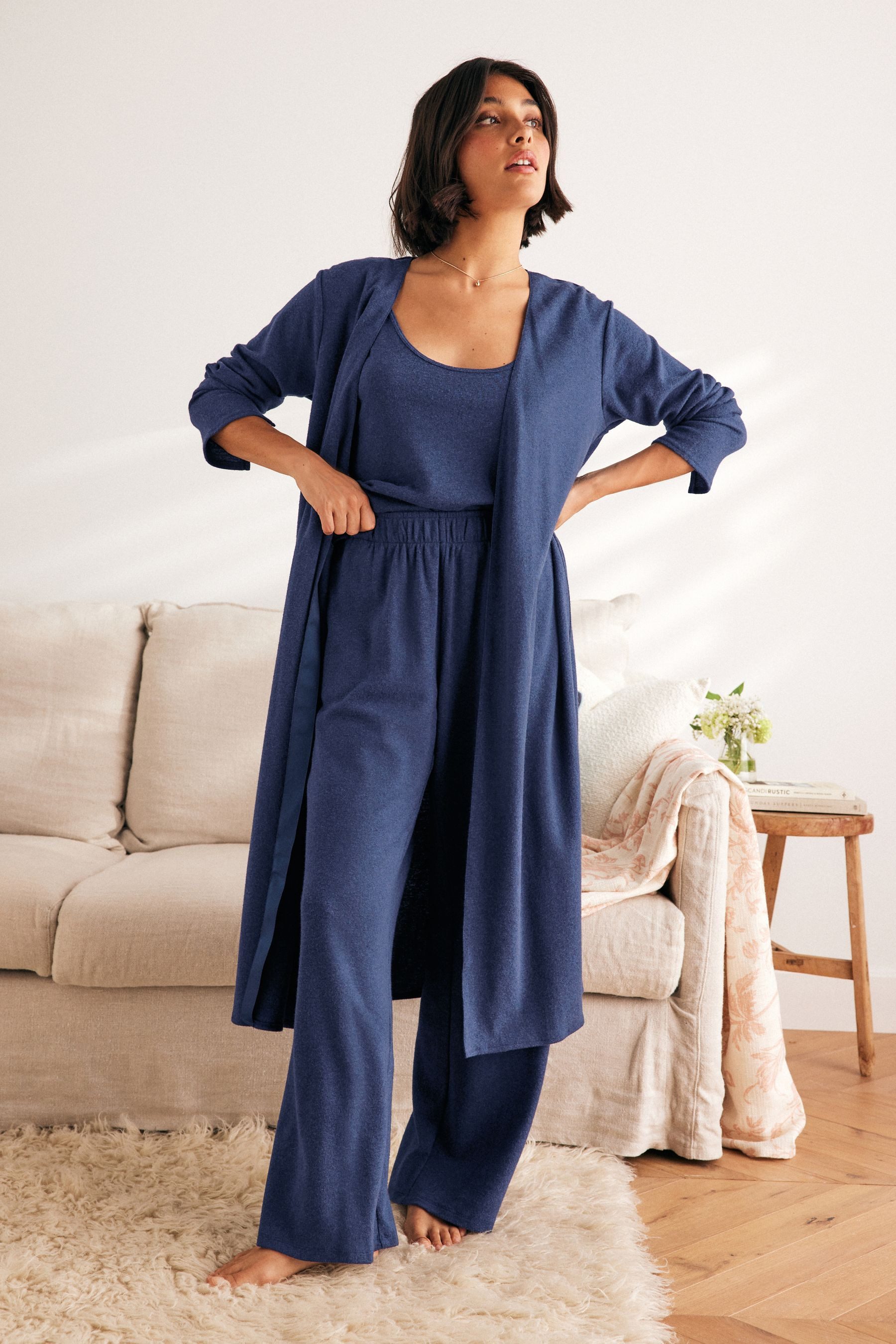 LAURA ASHLEY Strickjacke Laura Ashley lange Lounge-Strickjacke (1-tlg) – Bild 4 von 5