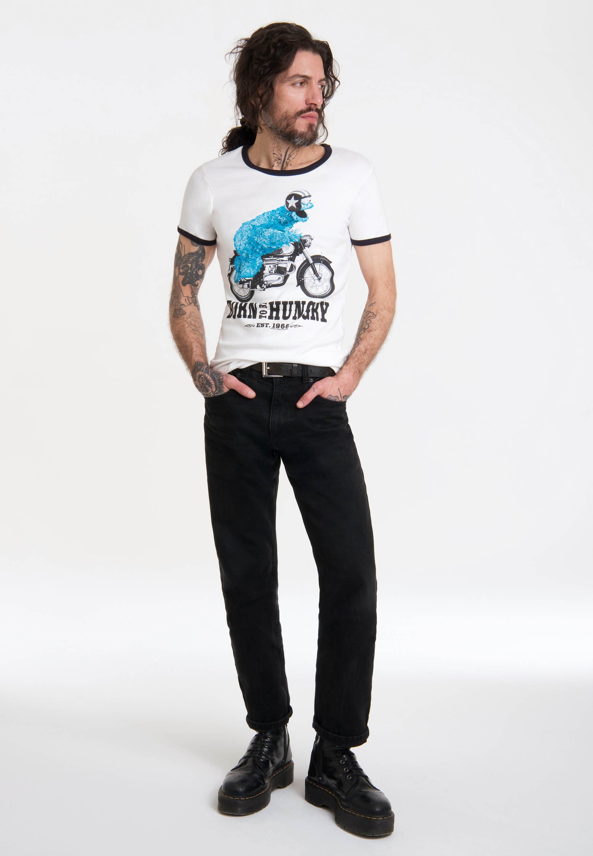 LOGOSHIRT T-Shirt lizenziertem Print mit Krümelmonster Sesamstraße Motorrad –