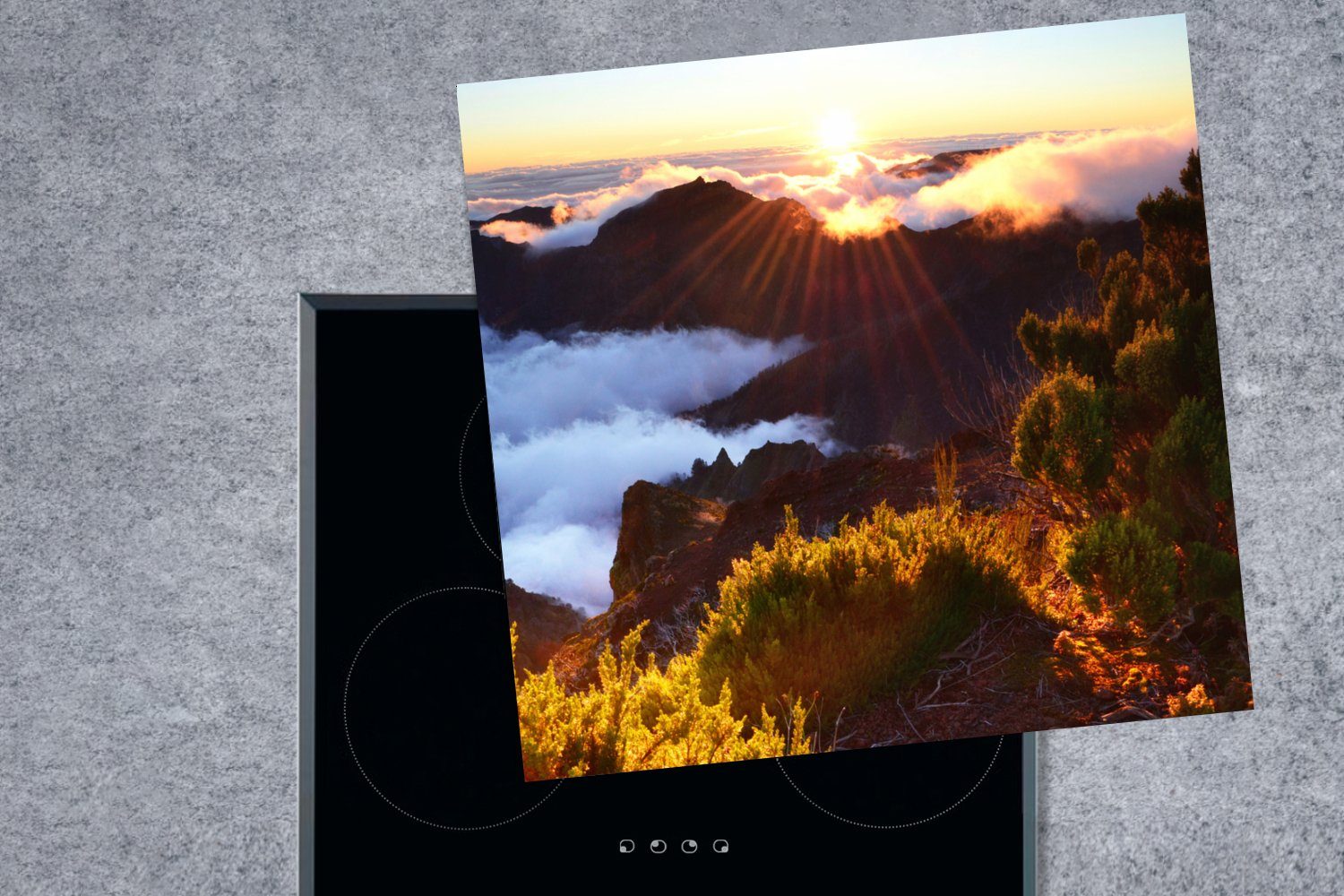 Berg küche Herdblende-/Abdeckplatte MuchoWow 78x78 - Arbeitsplatte Sonne Madeira, Vinyl, Ceranfeldabdeckung, für - (1 tlg), cm,