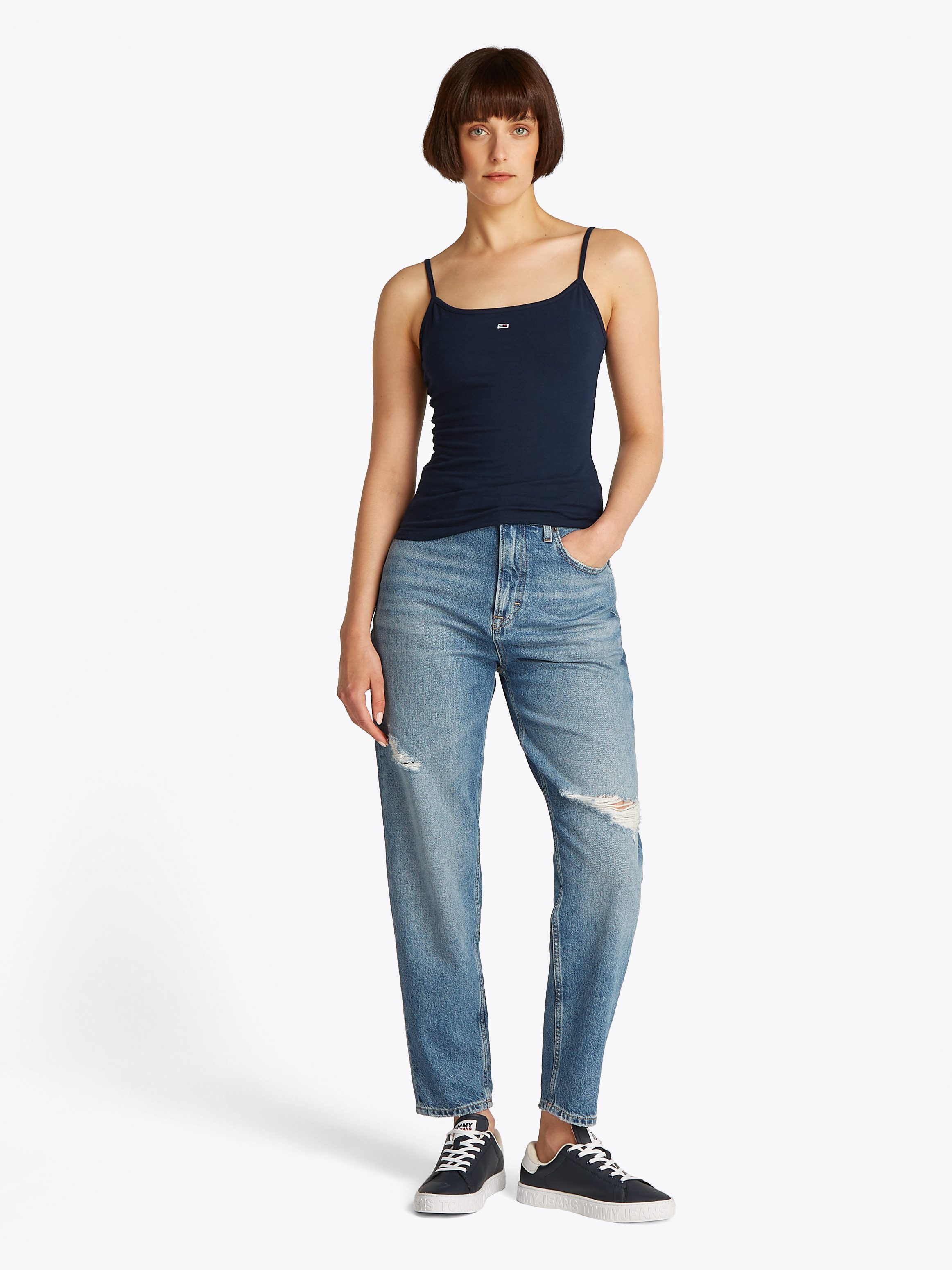 Tommy Jeans Spaghettitop TJW ESSENTIAL STRAP TOP EXT mit Logostickerei, Slim Fit
