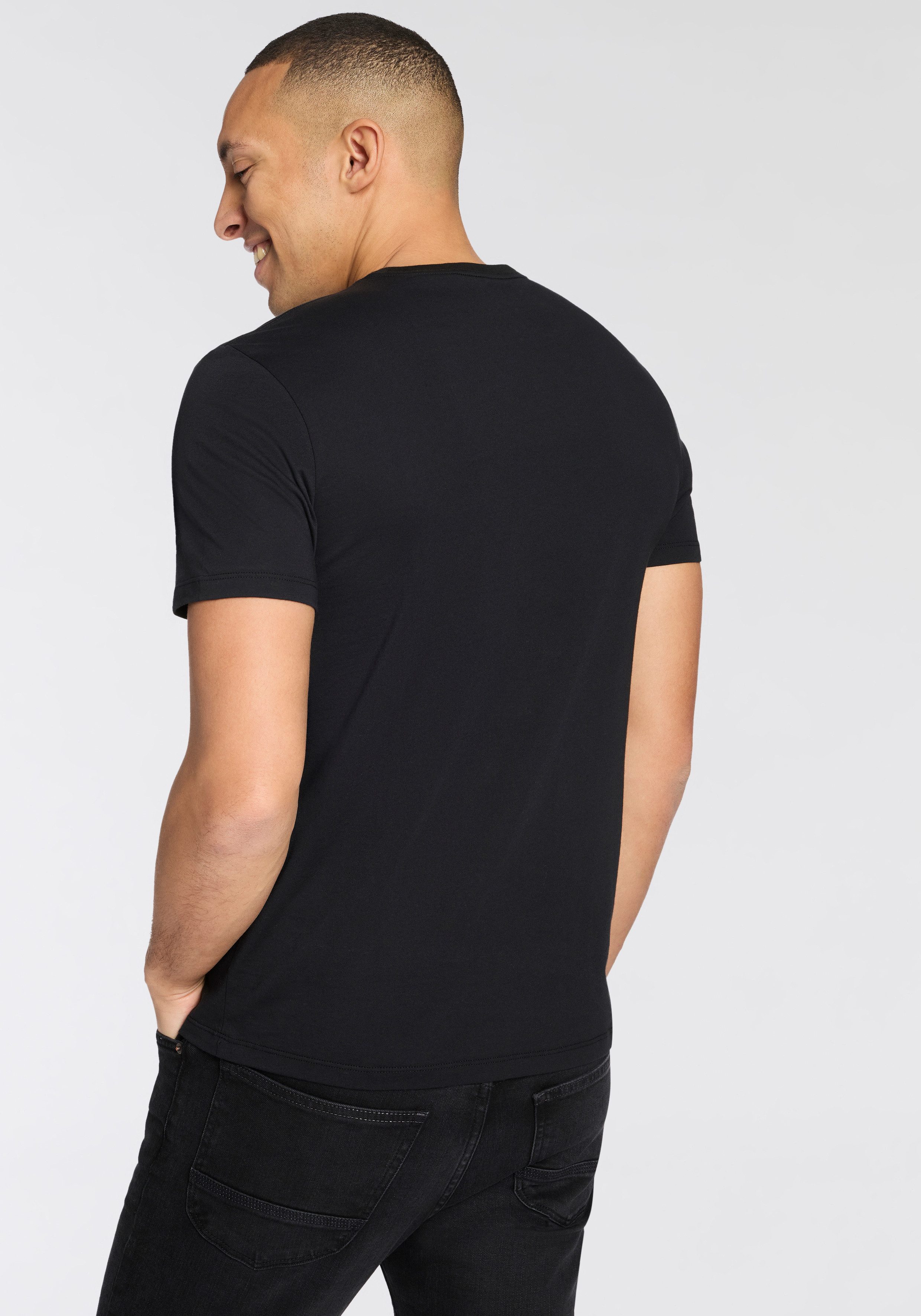 Calvin Klein T-Shirt Regular fit, mit Rundhalsausschnitt