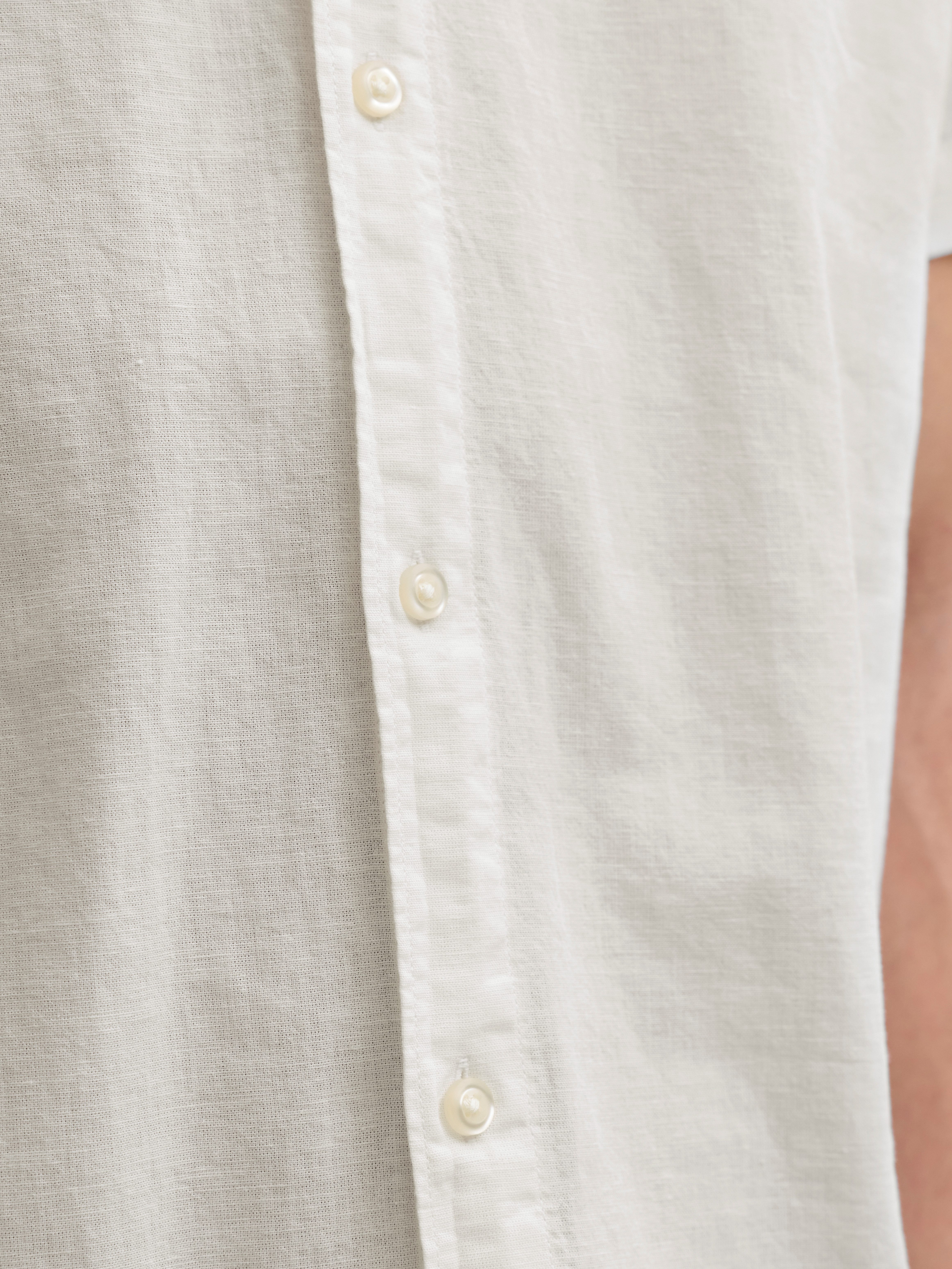 Jack & Jones Kurzarmhemd JJEBREEZE LINEN BLEND SHIRT S/S SN mit Leinen