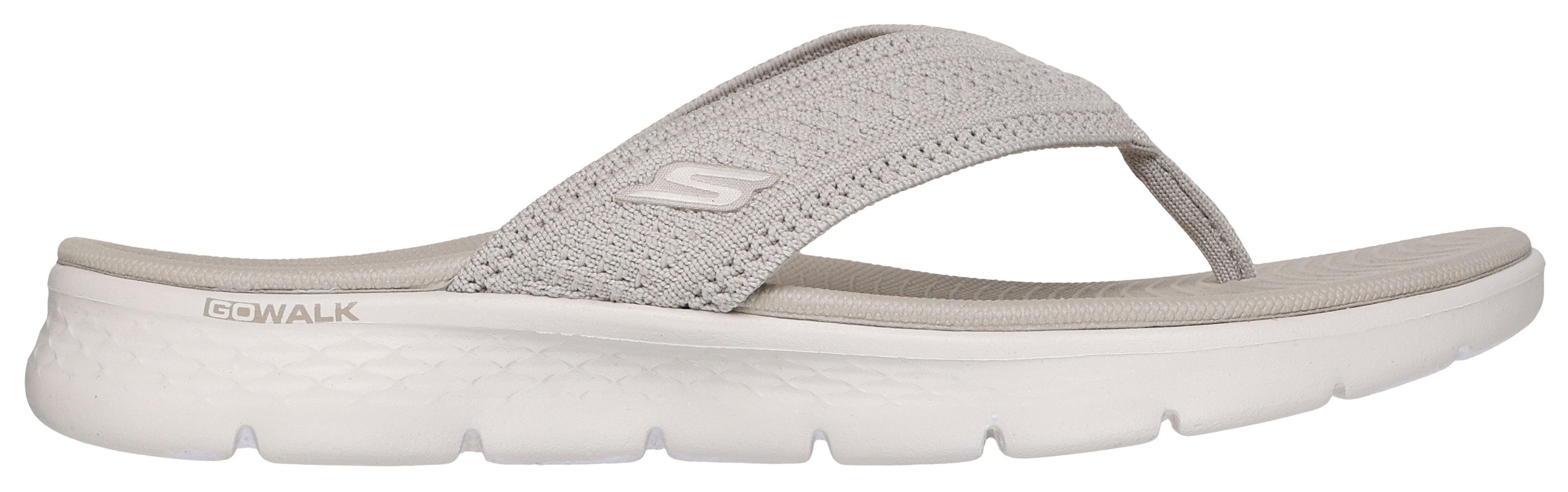 Skechers GO WALK FLEX SANDAL Zehentrenner Badeschuh, Strandschuh, Sommerschuh mit Goga Mat Fußbett