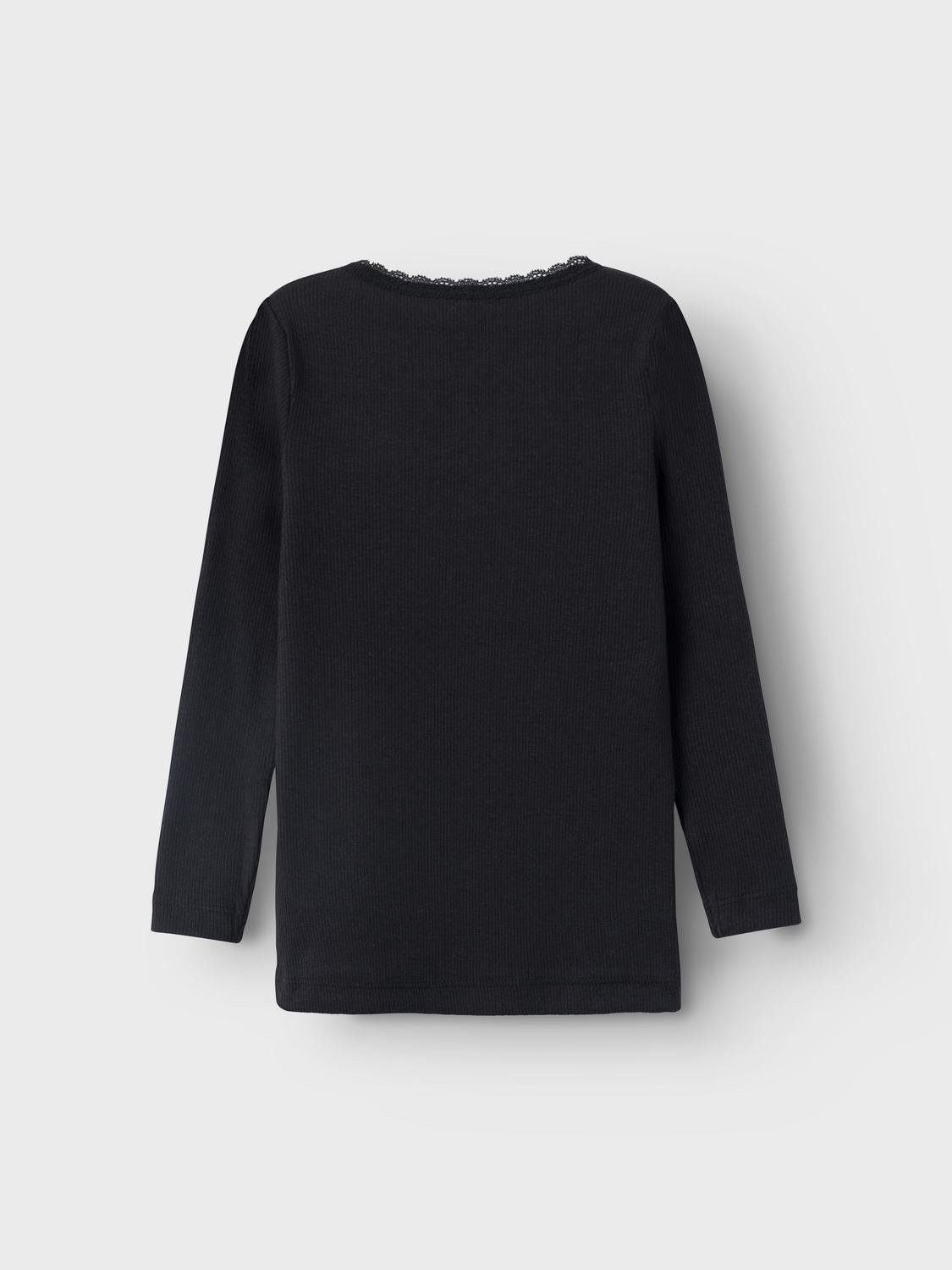 Name It Langarmshirt NMFKAB LS TOP NOOS in Feinripp und mit süßer Spitzenkante am Ausschnitt