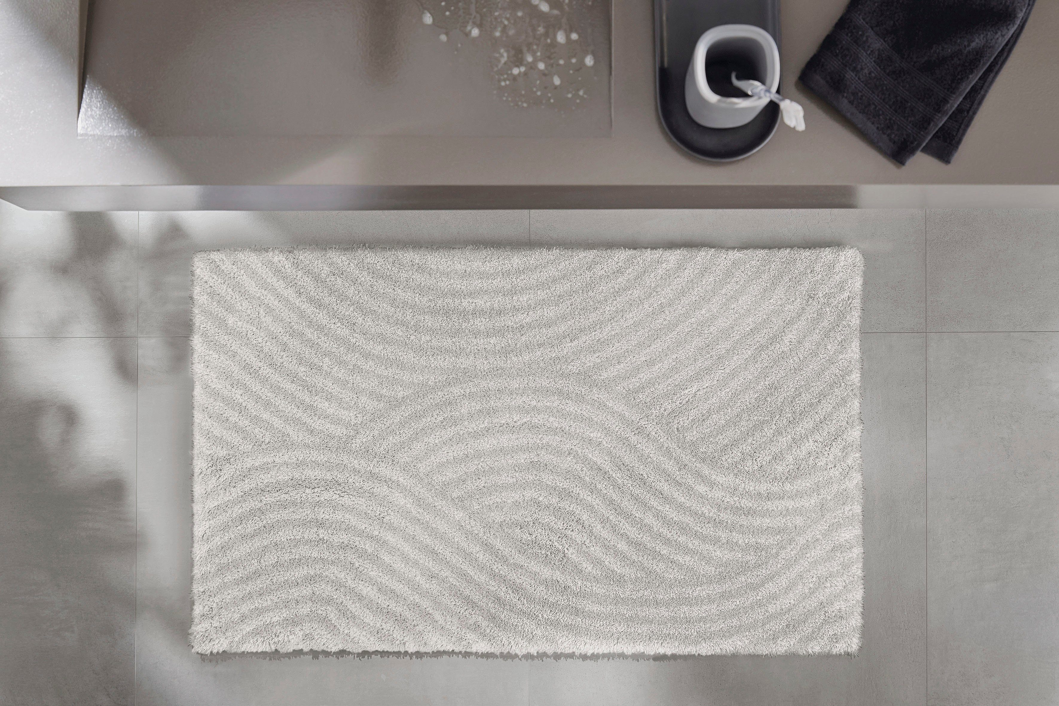 Kleine Wolke Badematte Calma, Höhe 30 mm, rutschhemmend beschichtet, fußbodenheizungsgeeignet, Polyacryl, rechteckig, Badteppich, Wellen Design