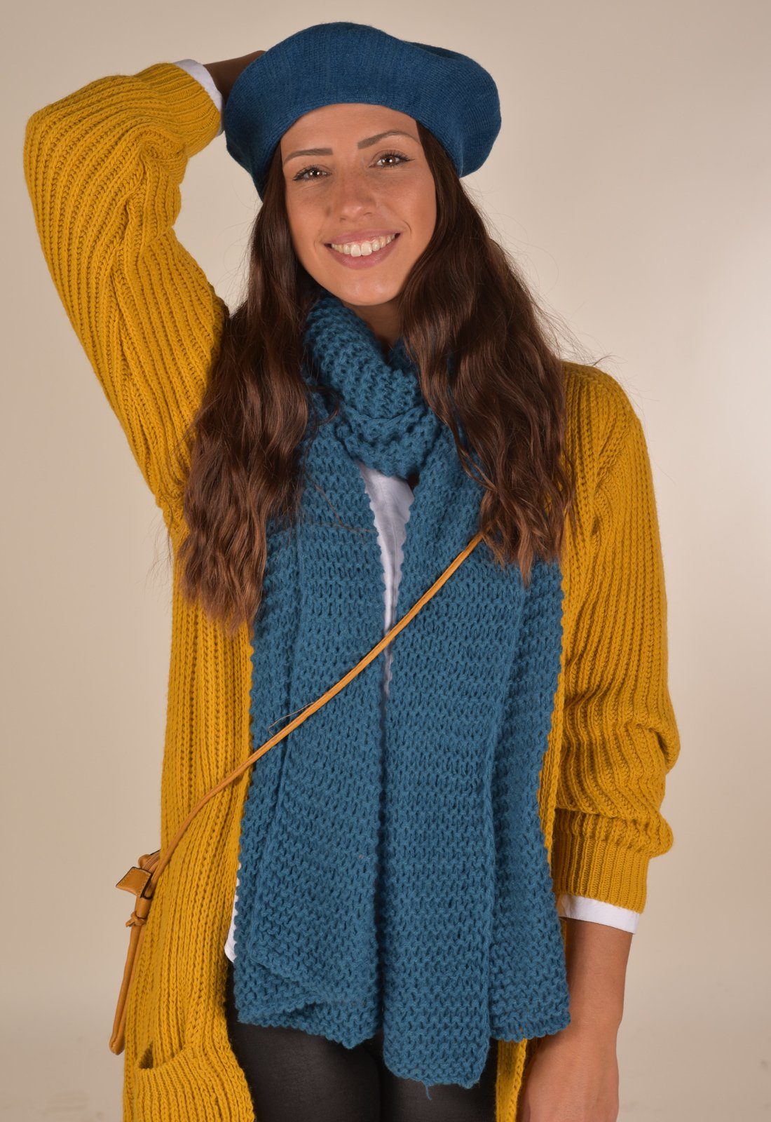 styleBREAKER Strickschal Langer Strick Schal mit Wellen Strickmuster, (1-St)