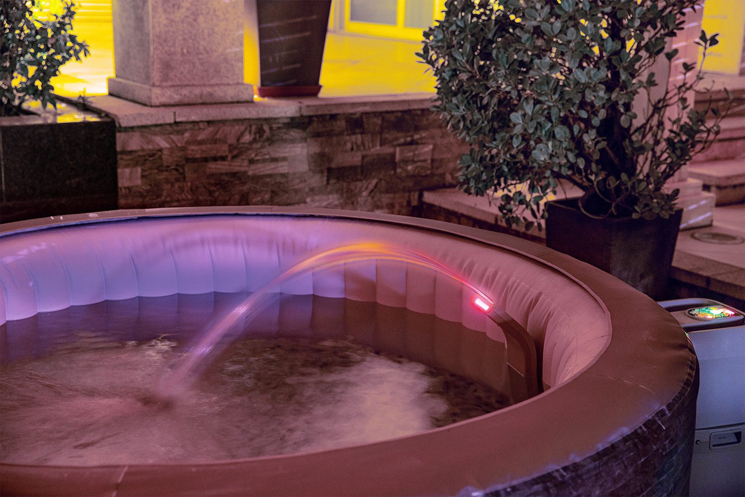 Bestway Poolwasserfall LAY-Z-SPA® Xtras (Packung, 7-farbiges LED-Licht), Geeignet für Bestway® AirJet™, AirJet Plus™ + UltraFit™ -Whirlpools