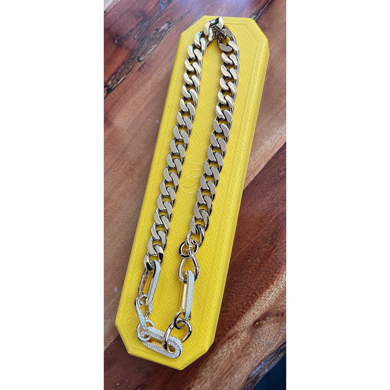 Swarovski Kette mit Anhänger goldfarben... Swarovski Kette mit Anhänger goldfarben...