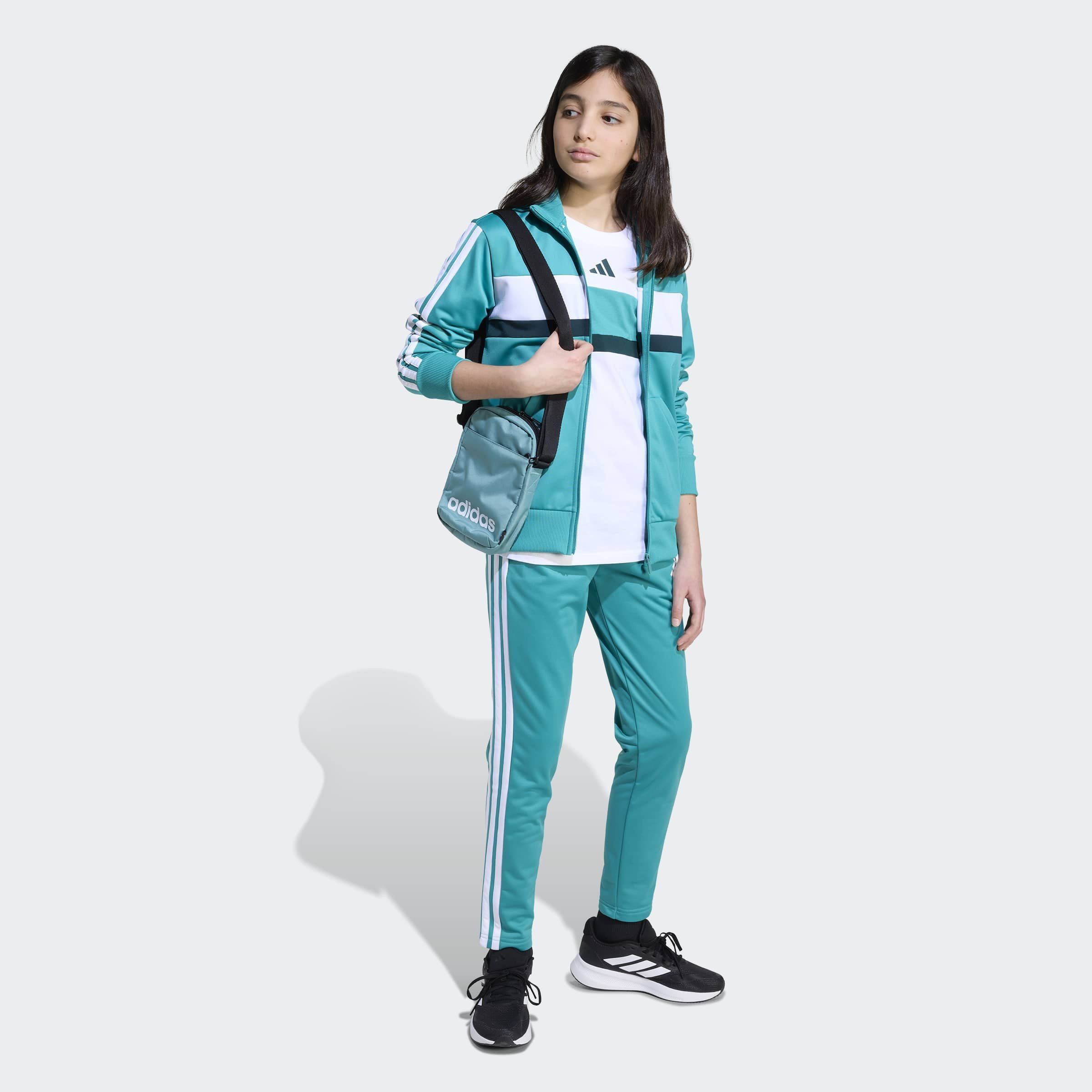 adidas Sportswear Trainingsanzug SEASONAL ESSENTIALS TIBERIO 3-STREIFEN TRICOT KIDS (2-tlg)