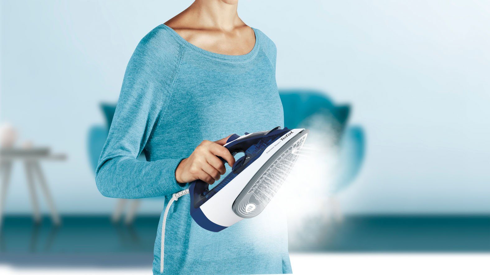 Tefal Dampfbügeleisen Express Steam FV2838, 2400 W, Keramik-Bügelsohle, 2400 W, 180 g/Min. Dampfstoß, Tropfstopp, 270 ml Fassungsvermögen, blau