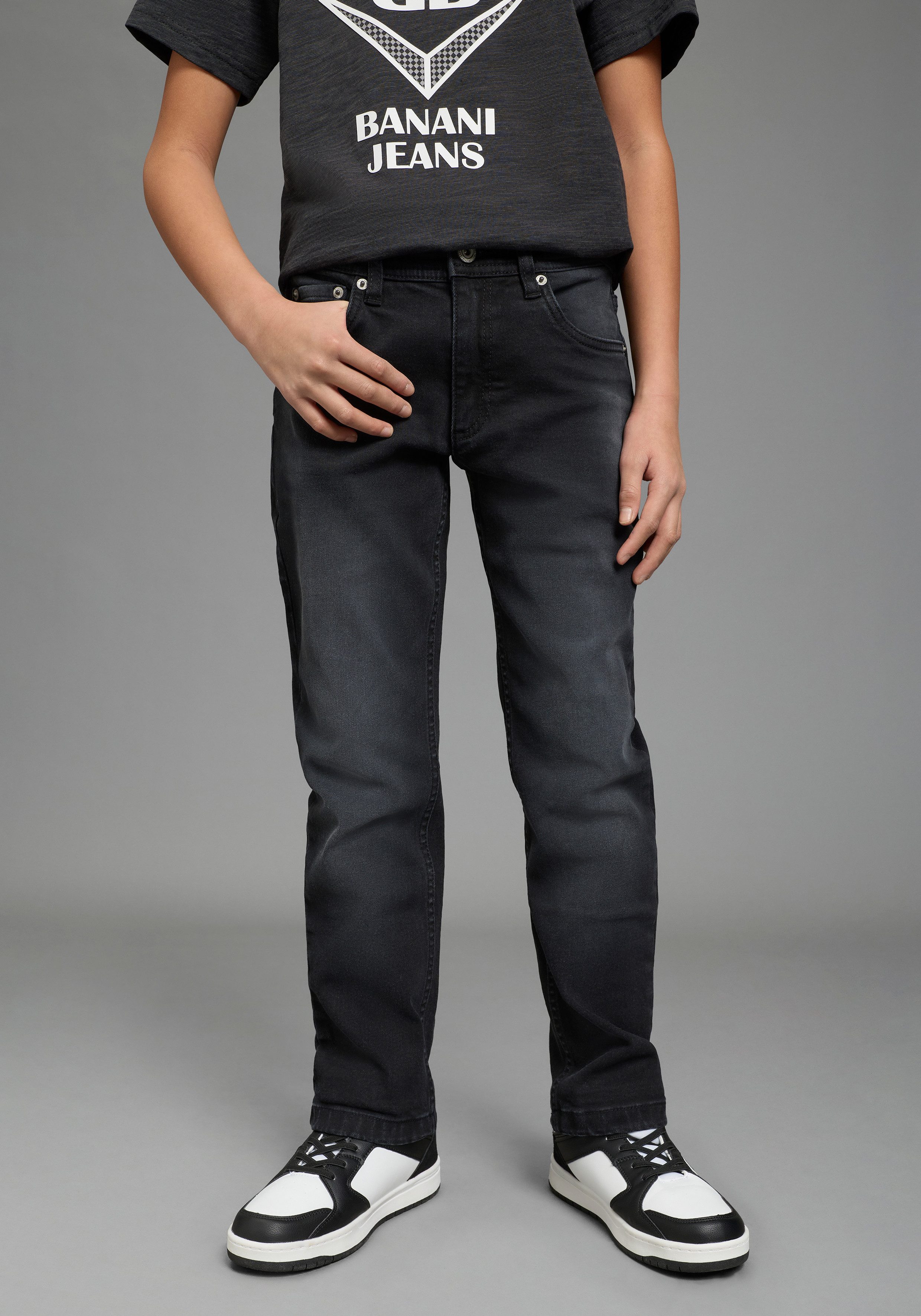 Bruno Banani Straight-Jeans für Jungen, normal hohe Leibhöhe, mit Stickerei. € 39,99, (€ 39,99 pro 1 Stk).