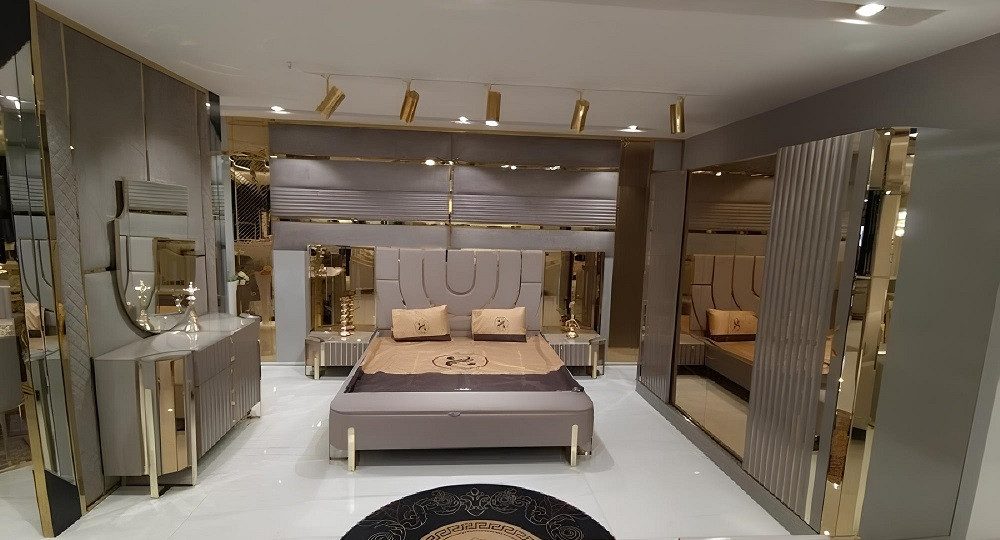 Schlafzimmer-Set Modernes Luxus-Schlafzimmer mit Bett und Nachttischen in edlem Design