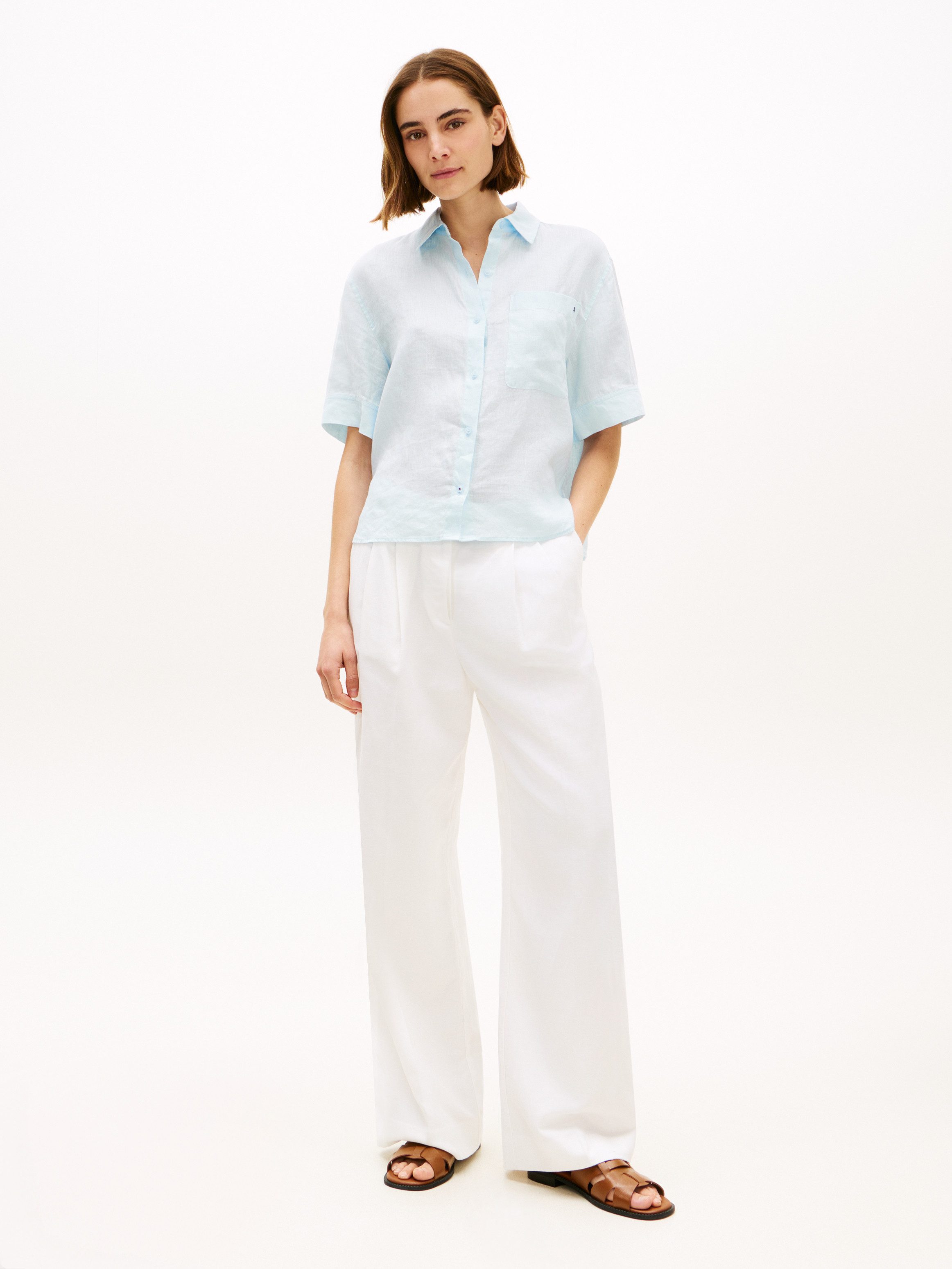 Tommy Hilfiger Kurzarmbluse ESS LINEN SHORT SLEEVE SHIRT mit aufgesetzter Brusttasche und Flag-Stickerei, reines Leinen