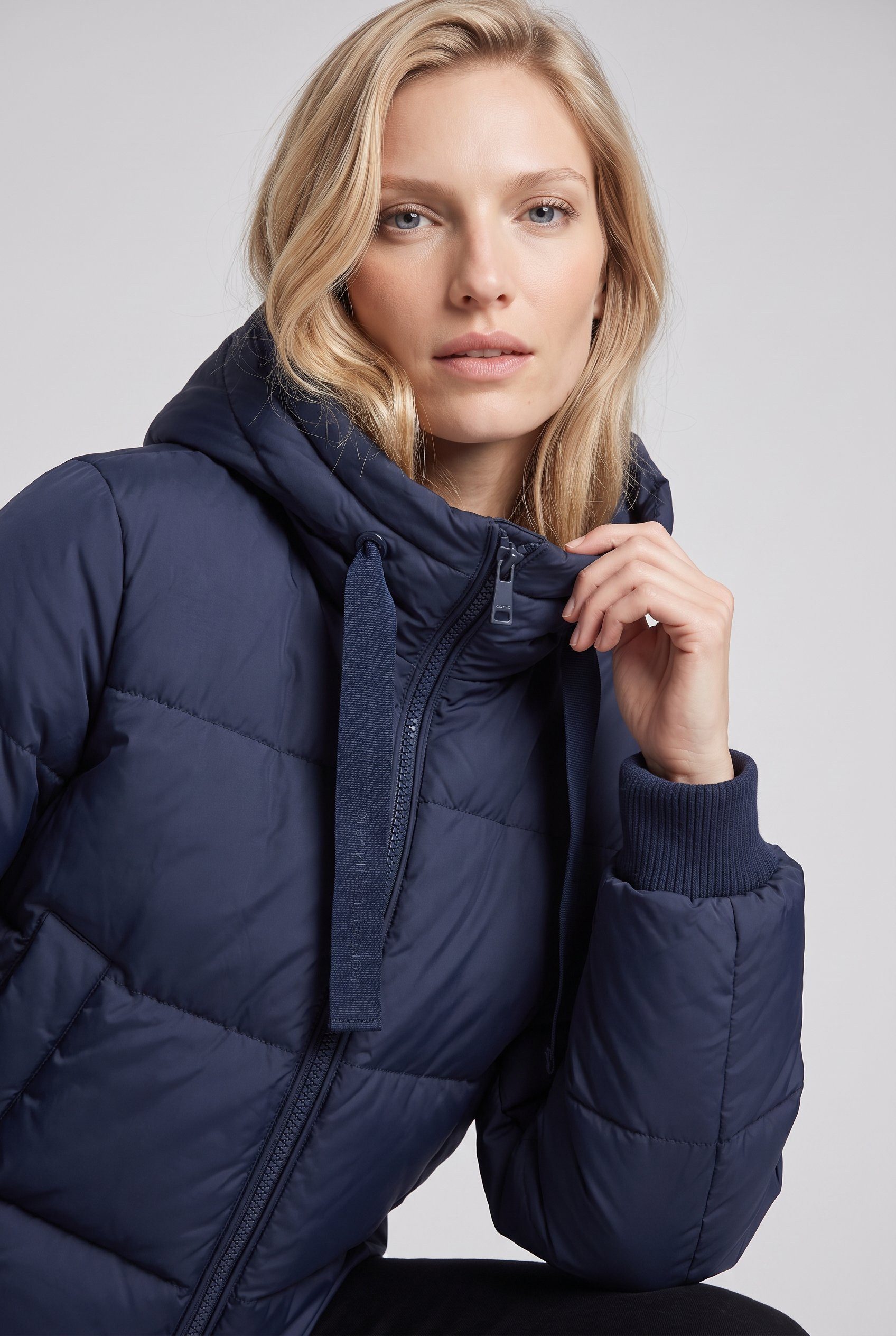Tommy Hilfiger Steppjacke TH TAPE DOWN JACKET W/HOOD Kunstfaser