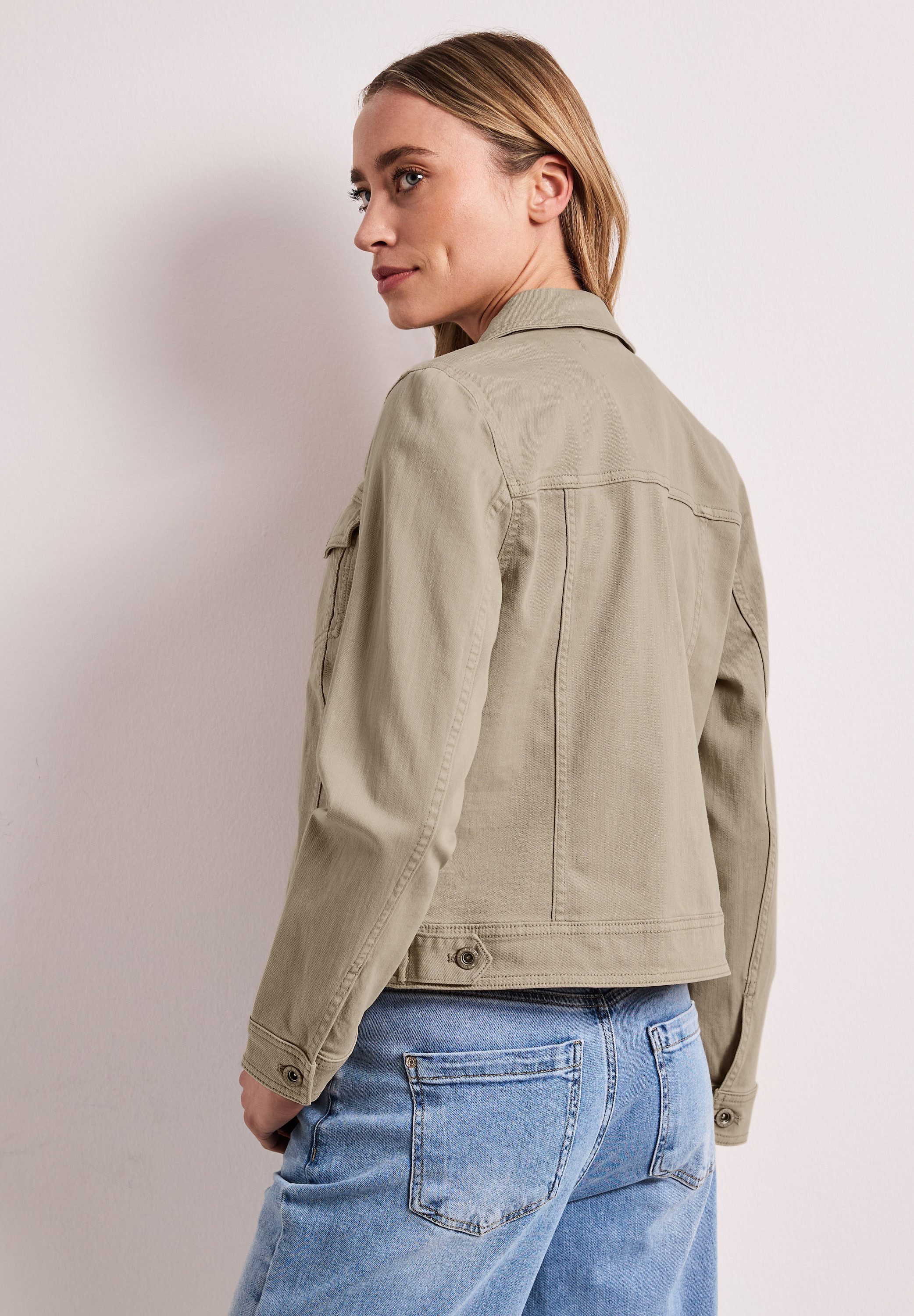 STREET ONE Jeansjacke im Colored-Denim-Look mit Taschen