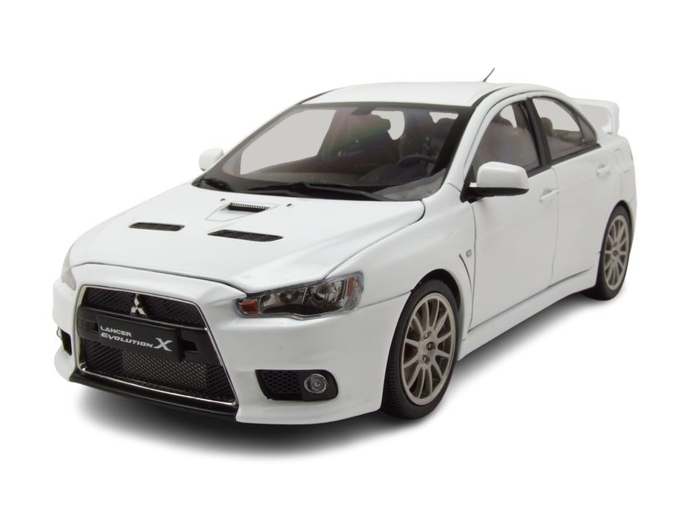 Sun Star Modellauto Mitsubishi Lancer Evo X weiß metallic, Maßstab 1:18