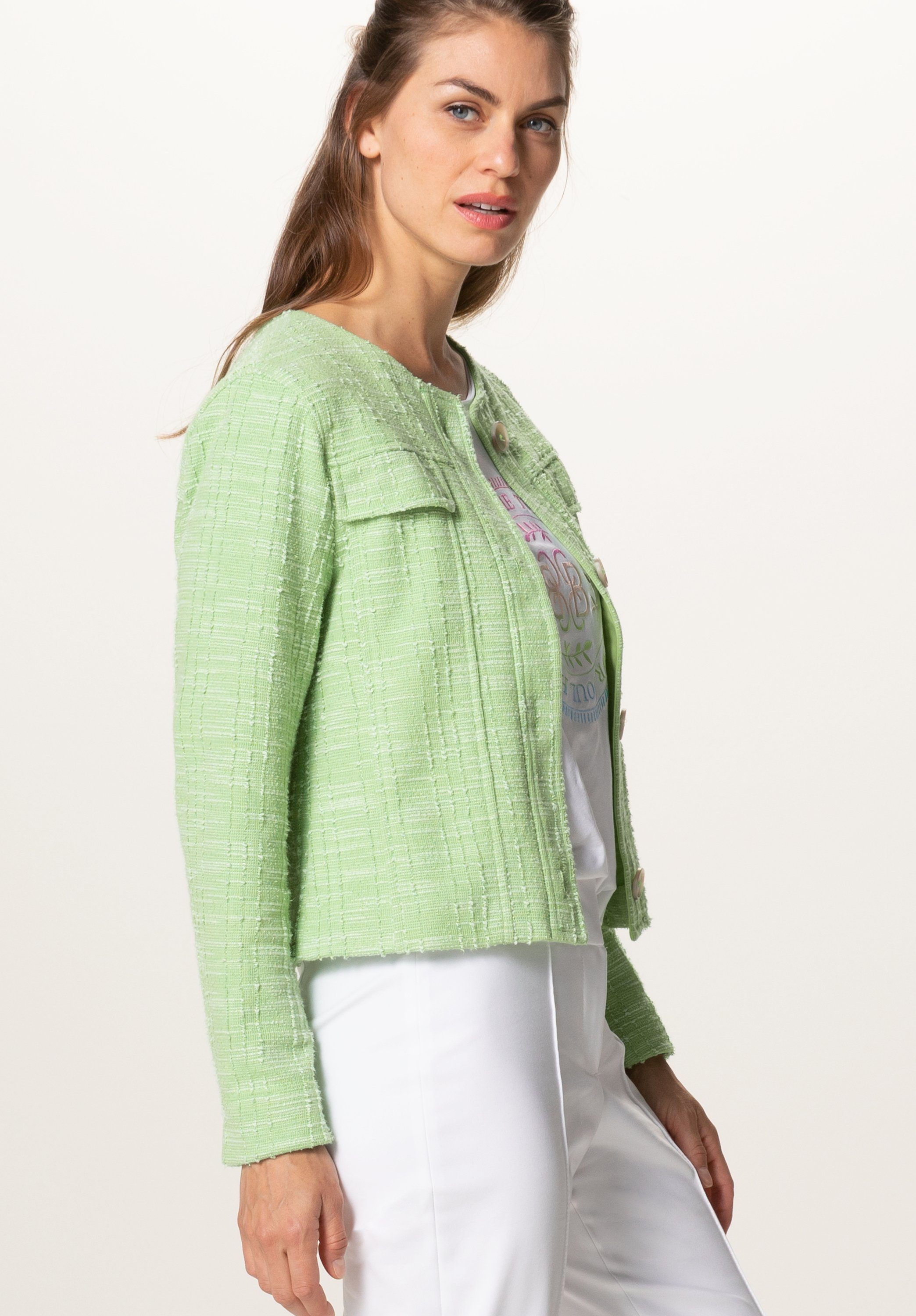bianca Bouclèjacke VIOLET mit Rundhalsauschnitt und Knopfleiste – Bild 4 von 5