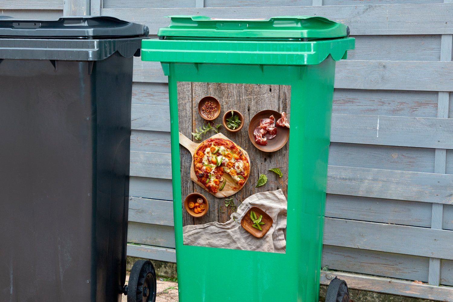 Mülltonne, Pizza Hausgemachte Abfalbehälter St), (1 Sticker, mit MuchoWow fehlendem Mülleimer-aufkleber, Container, Wandsticker Pizzapunkt