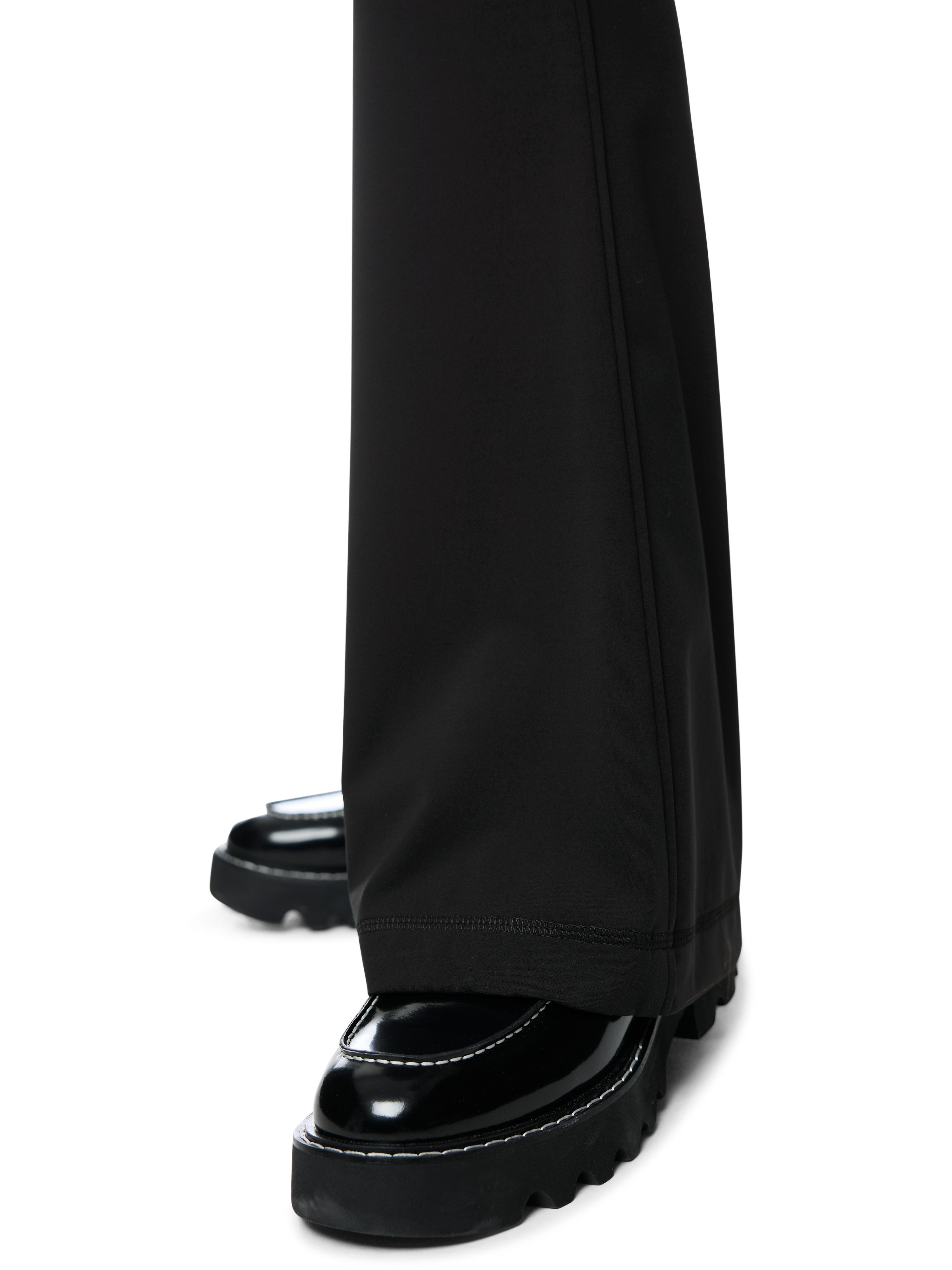 Marc Cain Stoffhose Forest Walk Premium Damenmode Model FRENDA im Feminine Fit