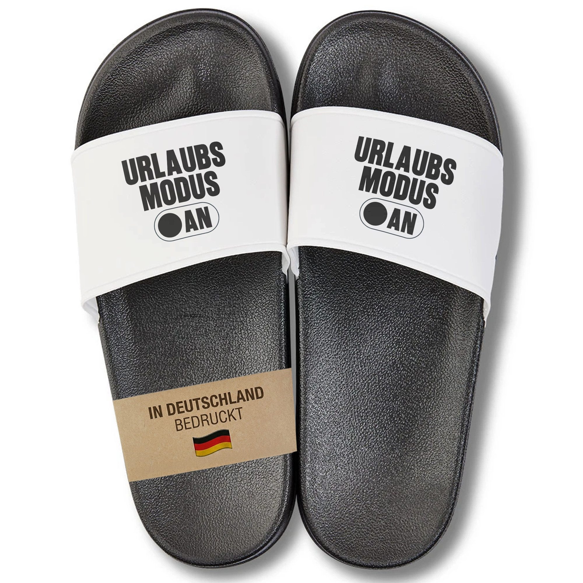 22Feels Geschenk Badelatschen Männer Frauen Spruch Urlaubsmodus An Sommerurlau Badepantolette IN DEUTSCHLAND BEDRUCKT
