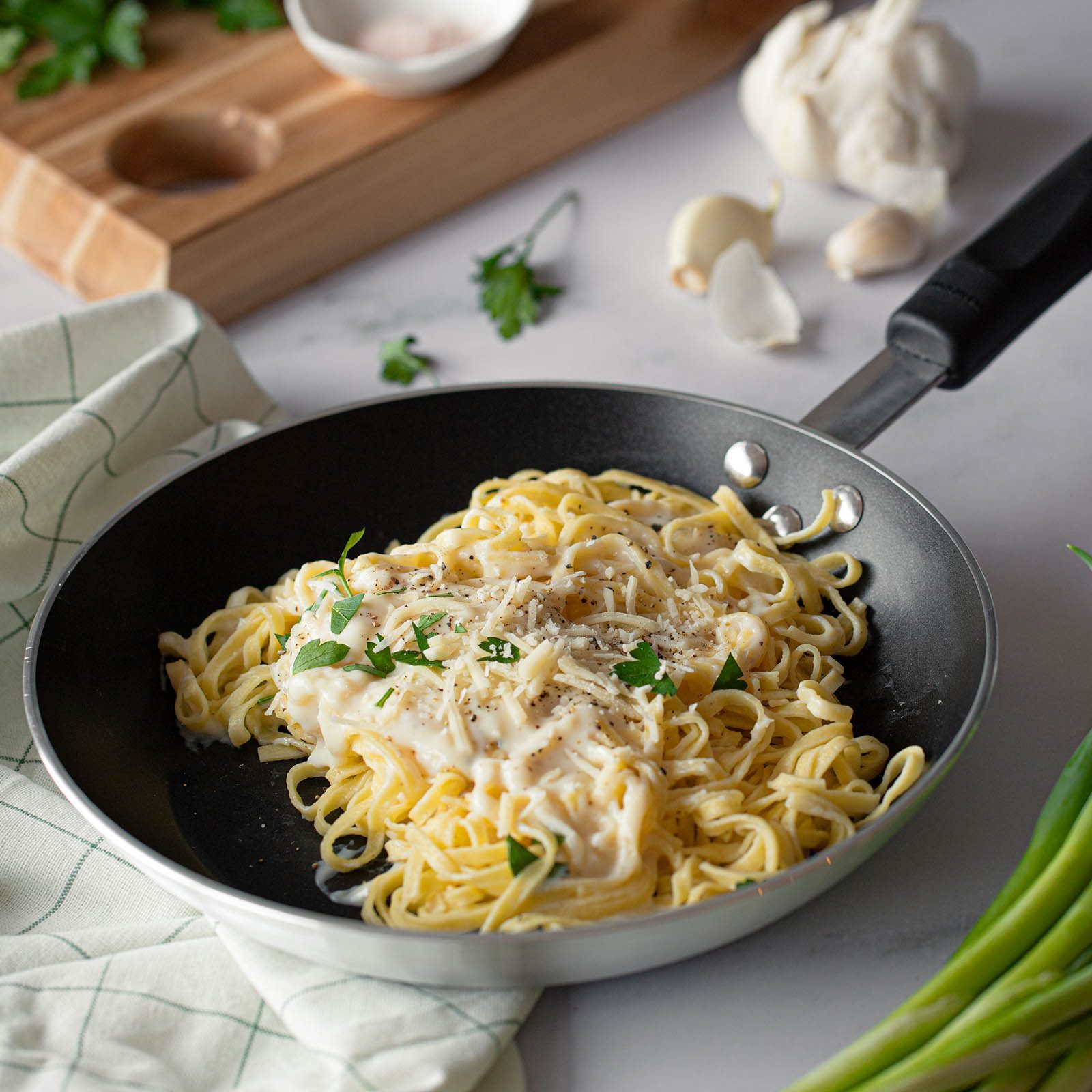 Tramontina Bratpfanne PROFESSIONAL - antihaftbeschichtet, rostfrei, Aluminium (1-tlg), Aluminium, Antihaftversiegelung, rostfrei, nicht induktionsgeeignet