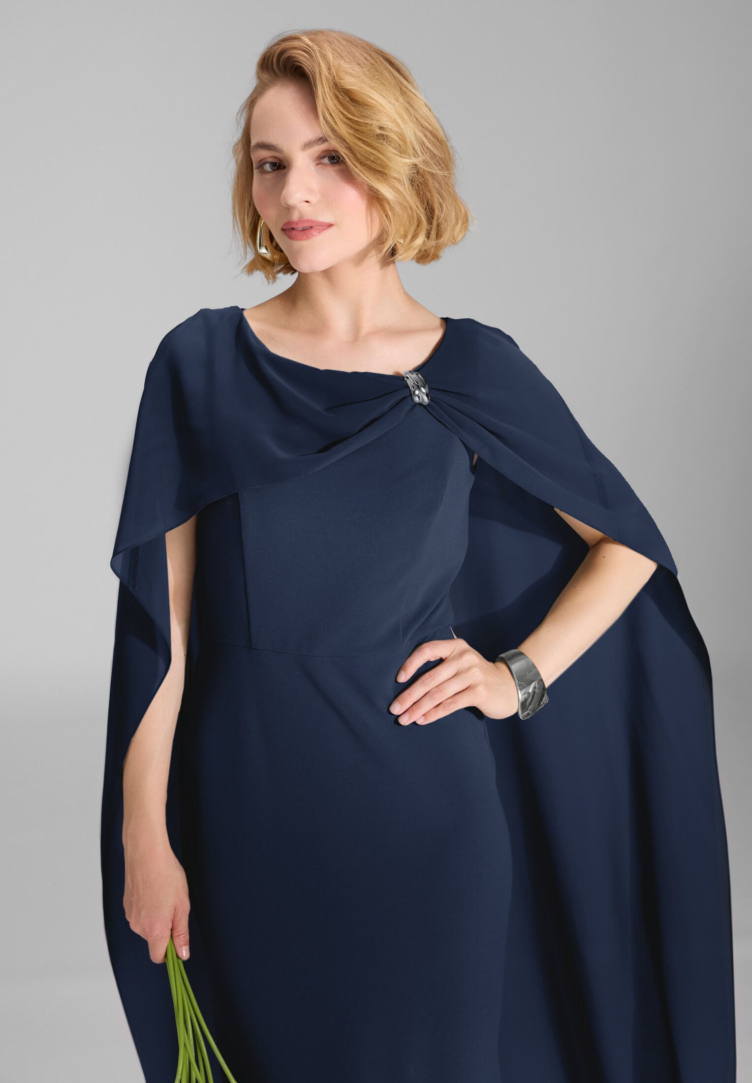 SWING Abendkleid Figurbetonte Passform
