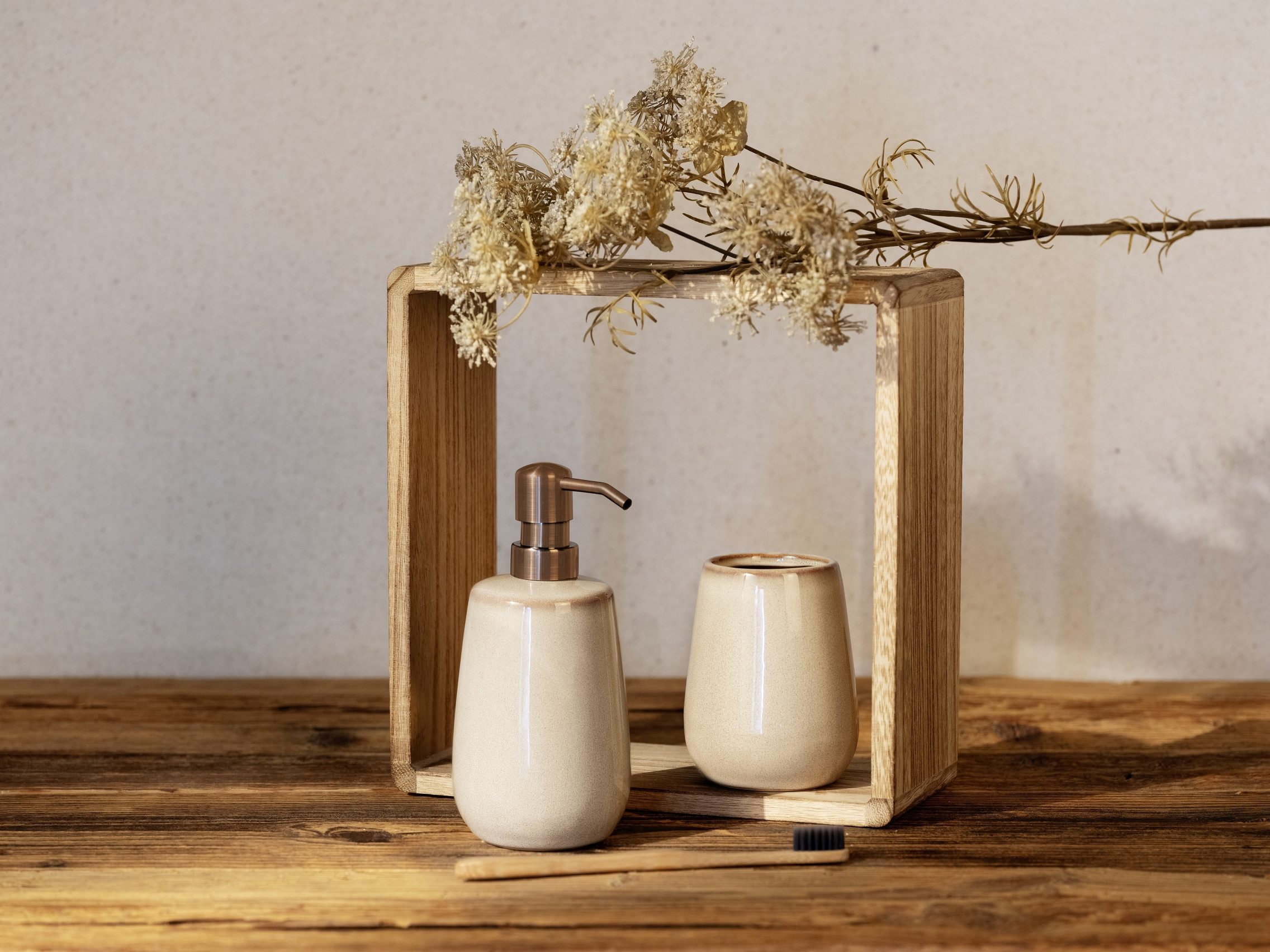 WENKO Badaccessoire-Set Sirmione, Set, Seifenspender und Zahnputzbecher, Keramik mit individueller Glasur