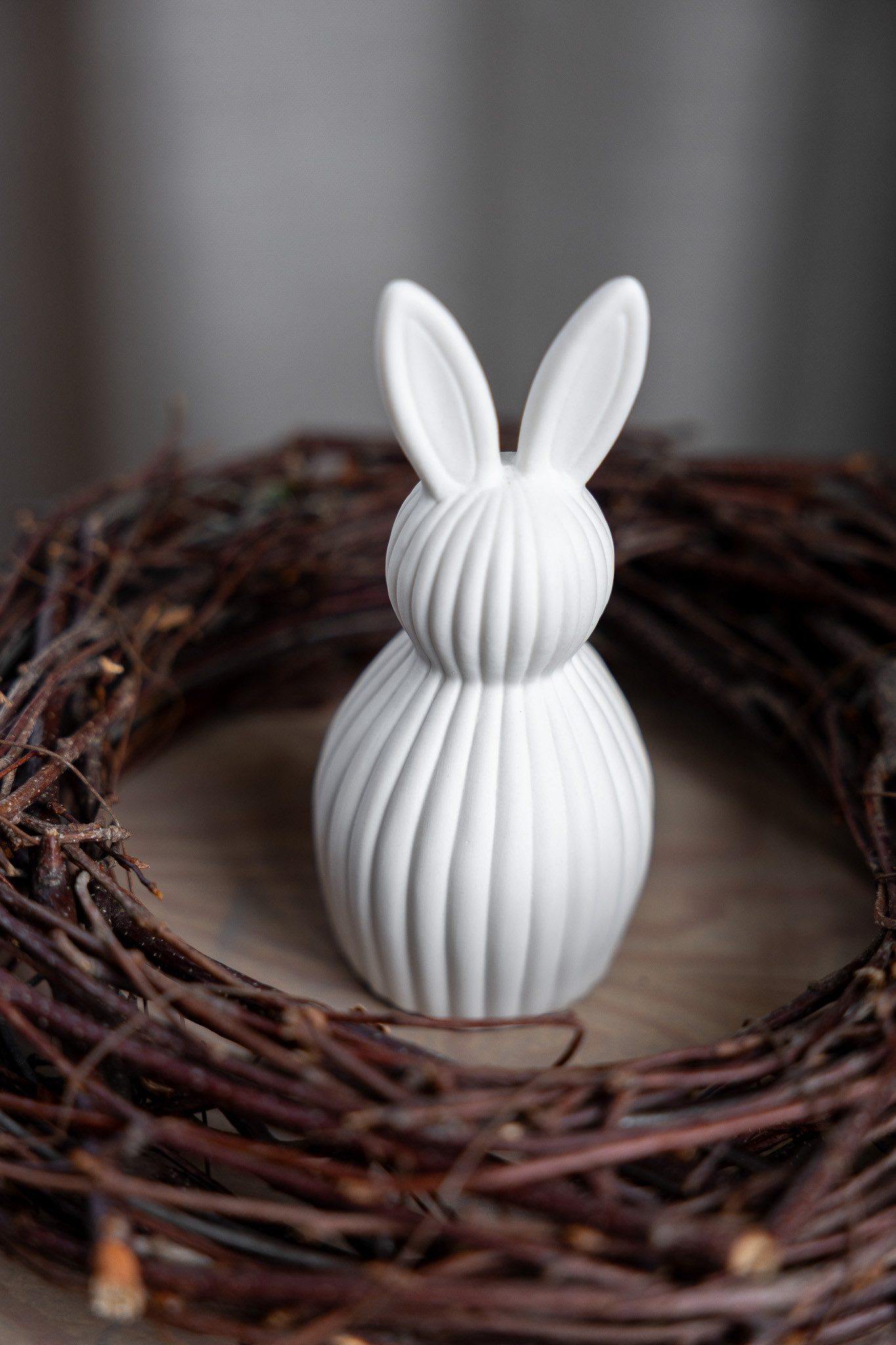 Storefactory Dekofigur Deko-Hase »Mira« weiß matt, H 14 cm, aus Keramik, Osterfigur Skandi