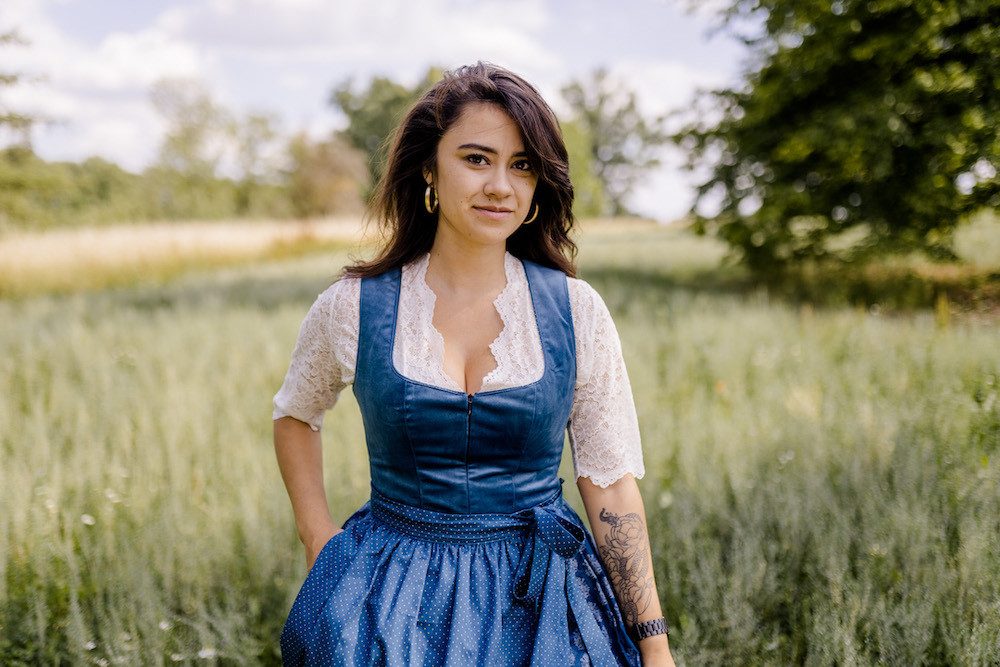 Ramona Lippert Dirndlbluse Beate Spitzenbluse Trachtenbluse Farbe ecru 3/4 Ärmel