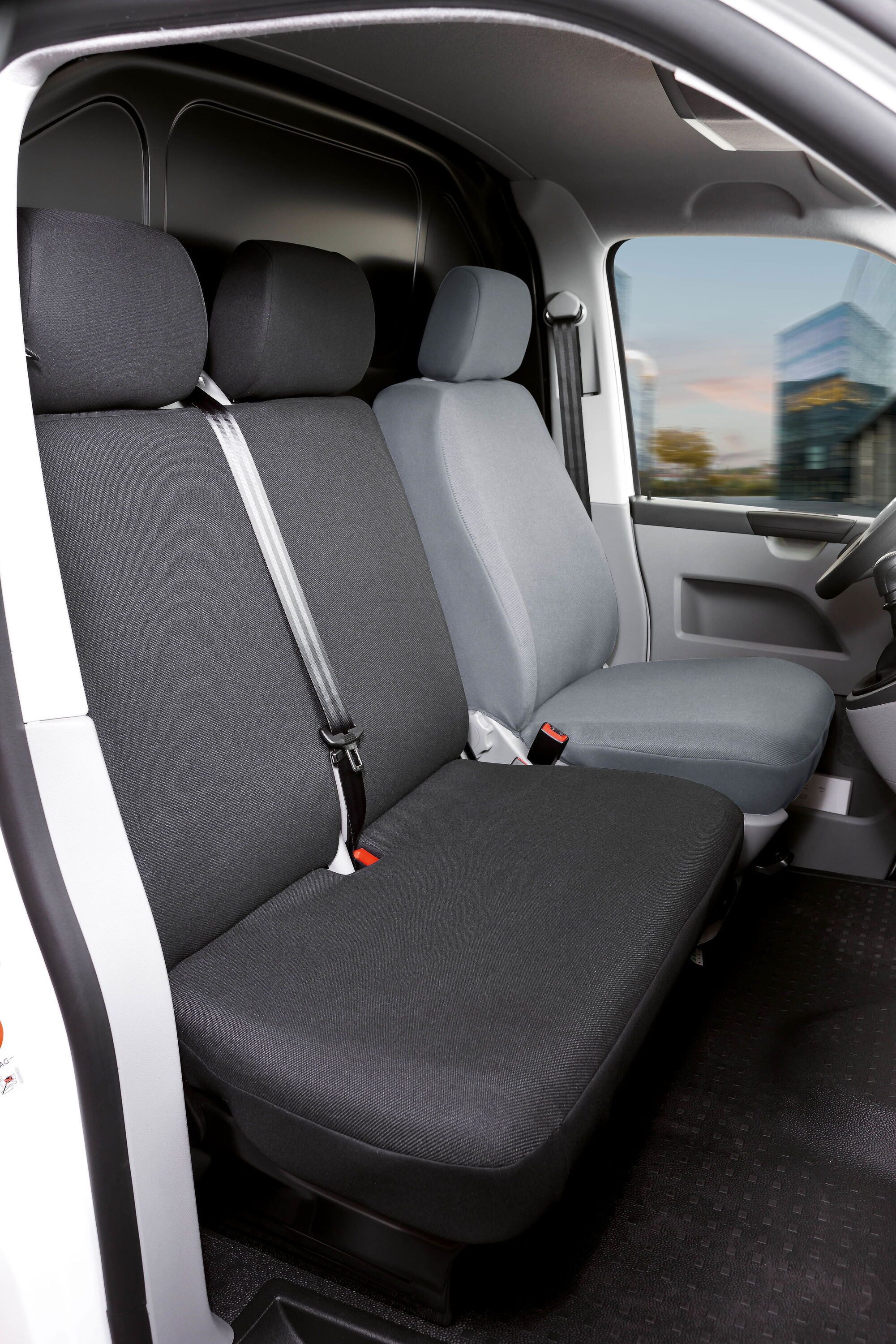 WALSER Autositzbezug Transporter VW T5 Passform, 1 Doppelbankbezug vorne Sitzbank klappbar, 2 Kopfstützenbezüge, 4-tlg.