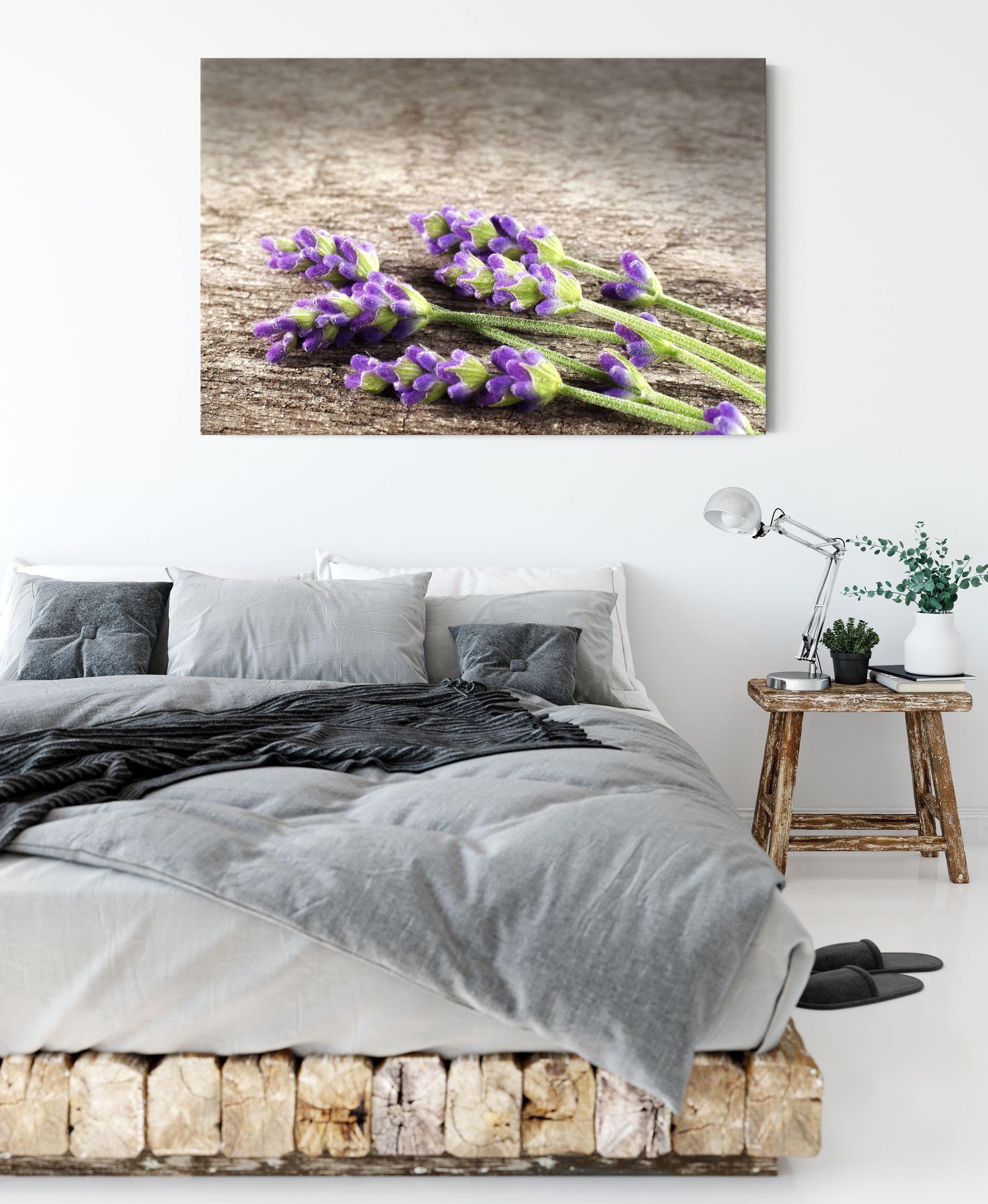 Pixxprint Leinwandbild Liegender frischer Lavendel, Liegender frischer Lavendel (1 St), Leinwandbild fertig bespannt, inkl. Zackenaufhänger