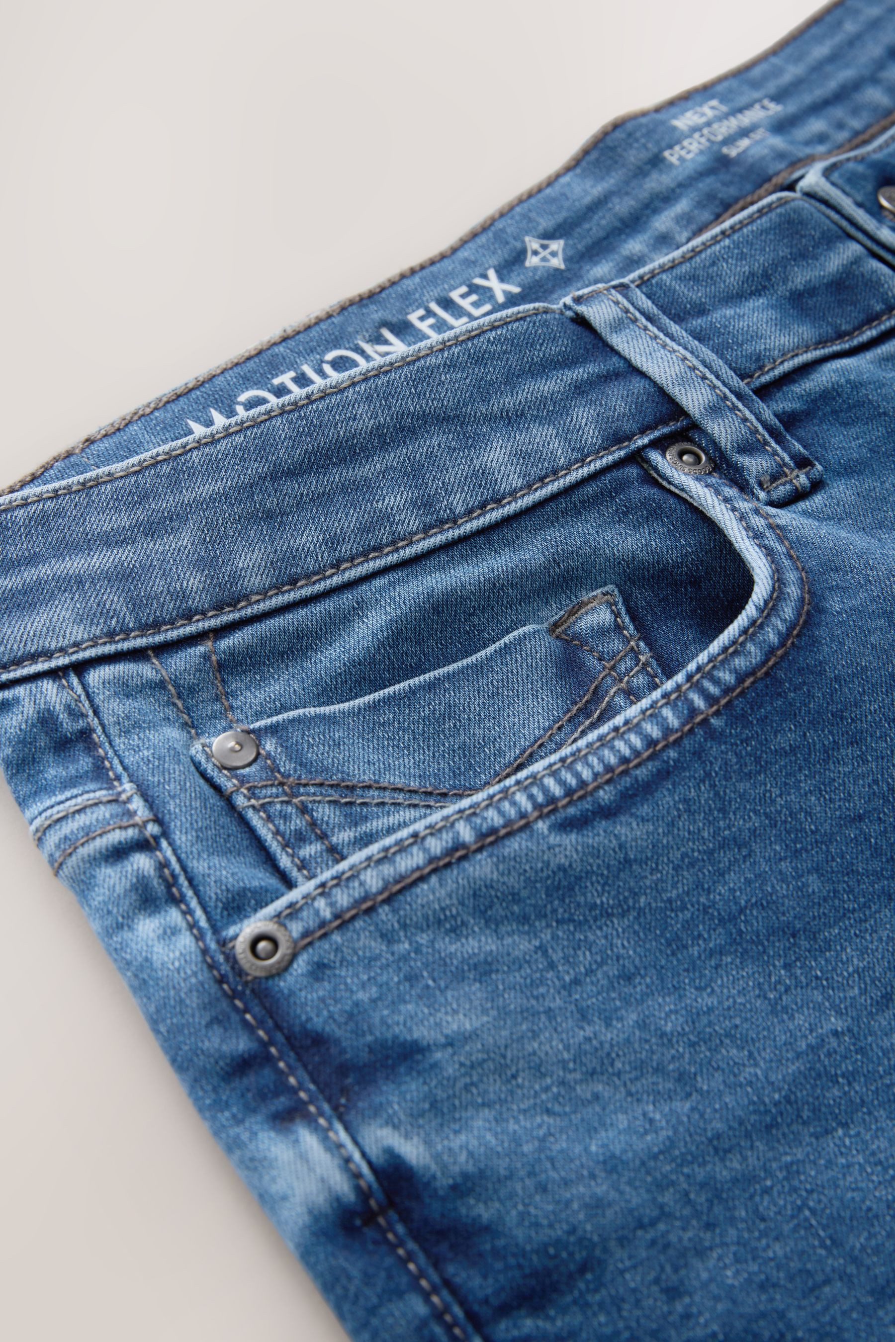 Next Slim-fit-Jeans Slim Fit Motionflex Jeans (1-tlg)