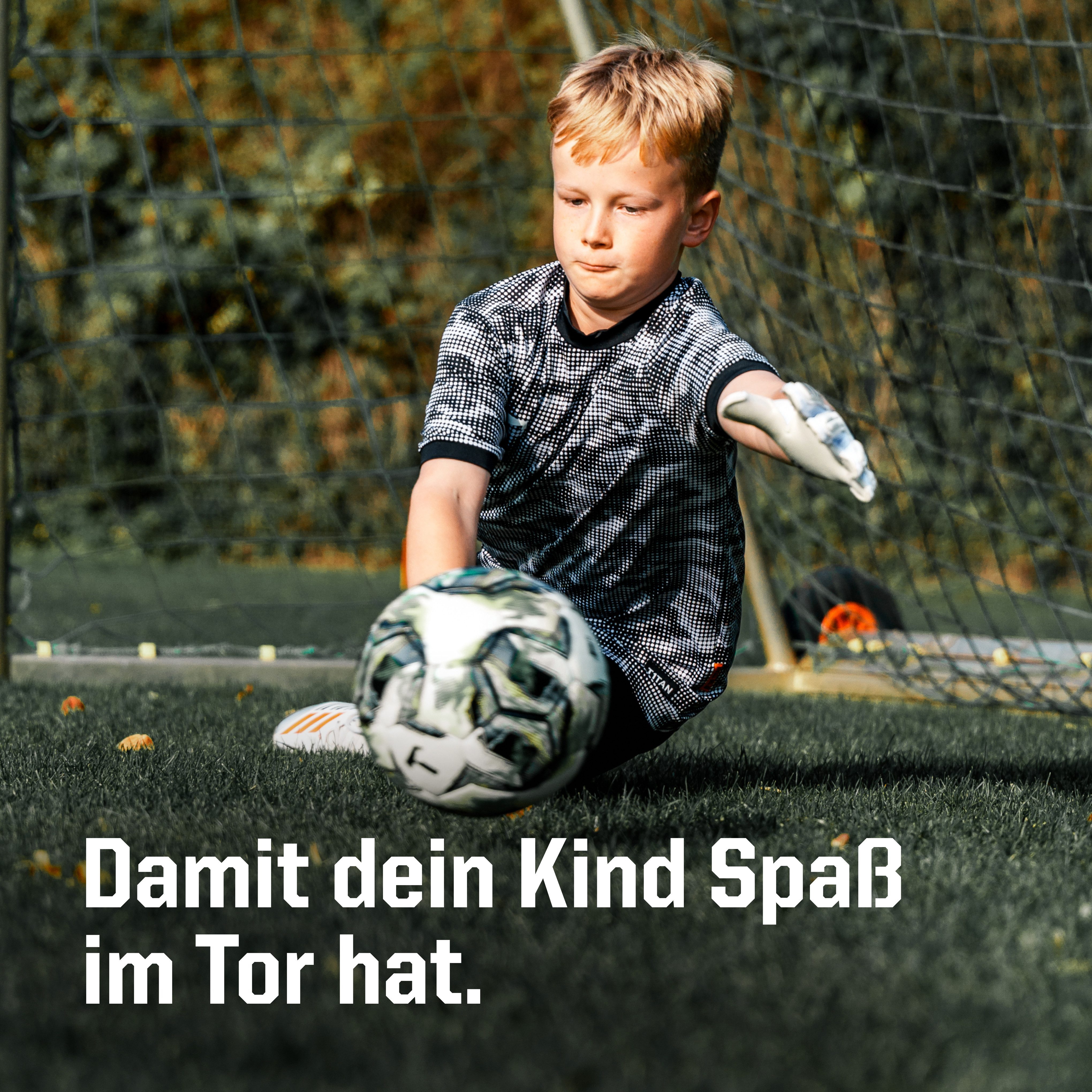 T1TAN Torwarthandschuhe Kinder, CLASSIC White-Out Junior, Größe 3-6