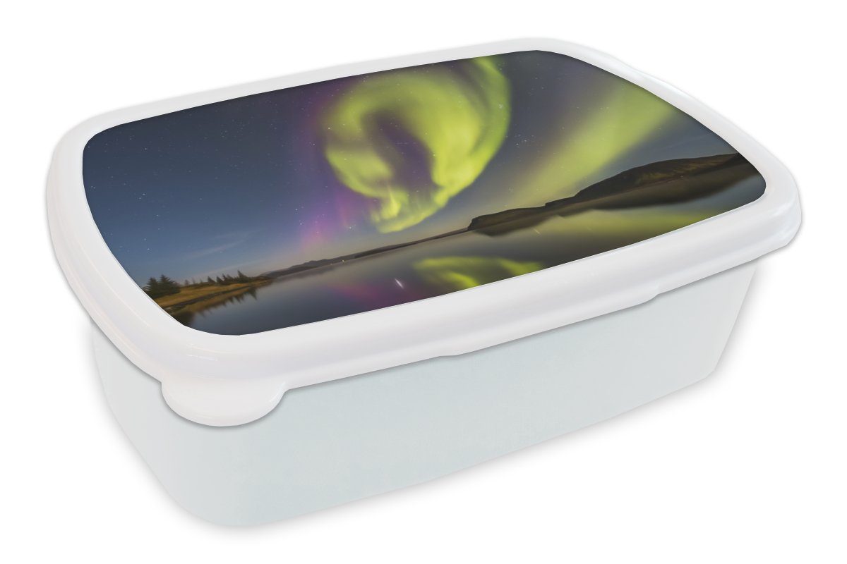 MuchoWow Lunchbox Nordlichter - Schweden - Lila - Wasser - Grün, Kunststoff, (2-tlg), Brotbox für Kinder und Erwachsene, Brotdose, für Jungs und Mädchen weiß