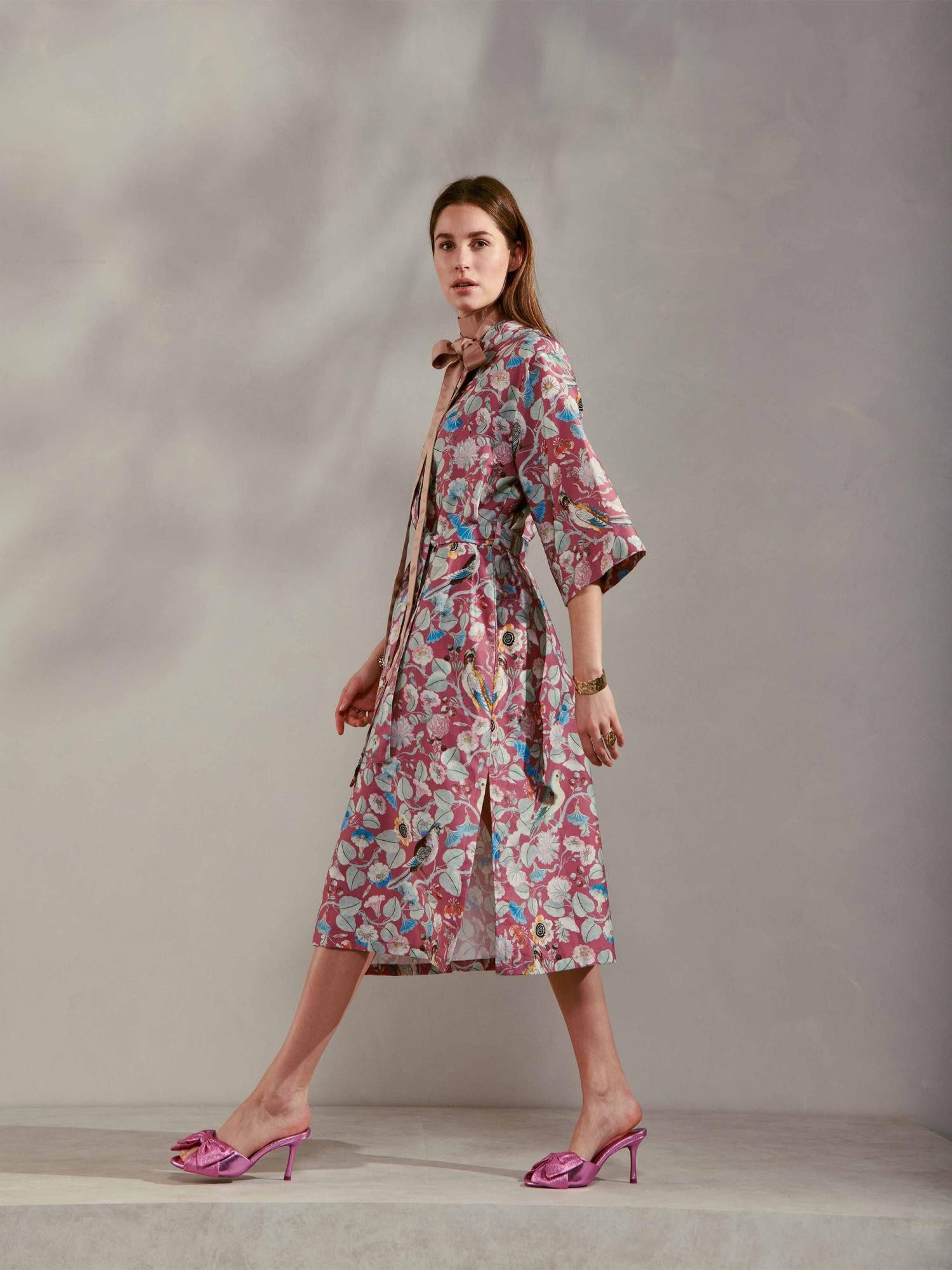 Essenza Kimono Ilona Aleste, Langform, Baumwolle, Kimono-Kragen, Gürtel, aus Bio-Baumwolle mit wunderschönem Blumenprint
