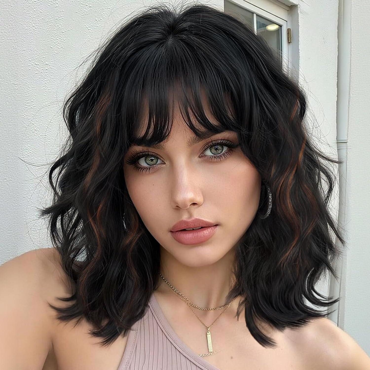 LuxusKollektion Kunsthaarperücke Perücke Damen Kurz Bob Pony Locken Schwarz mit braunen Highlights