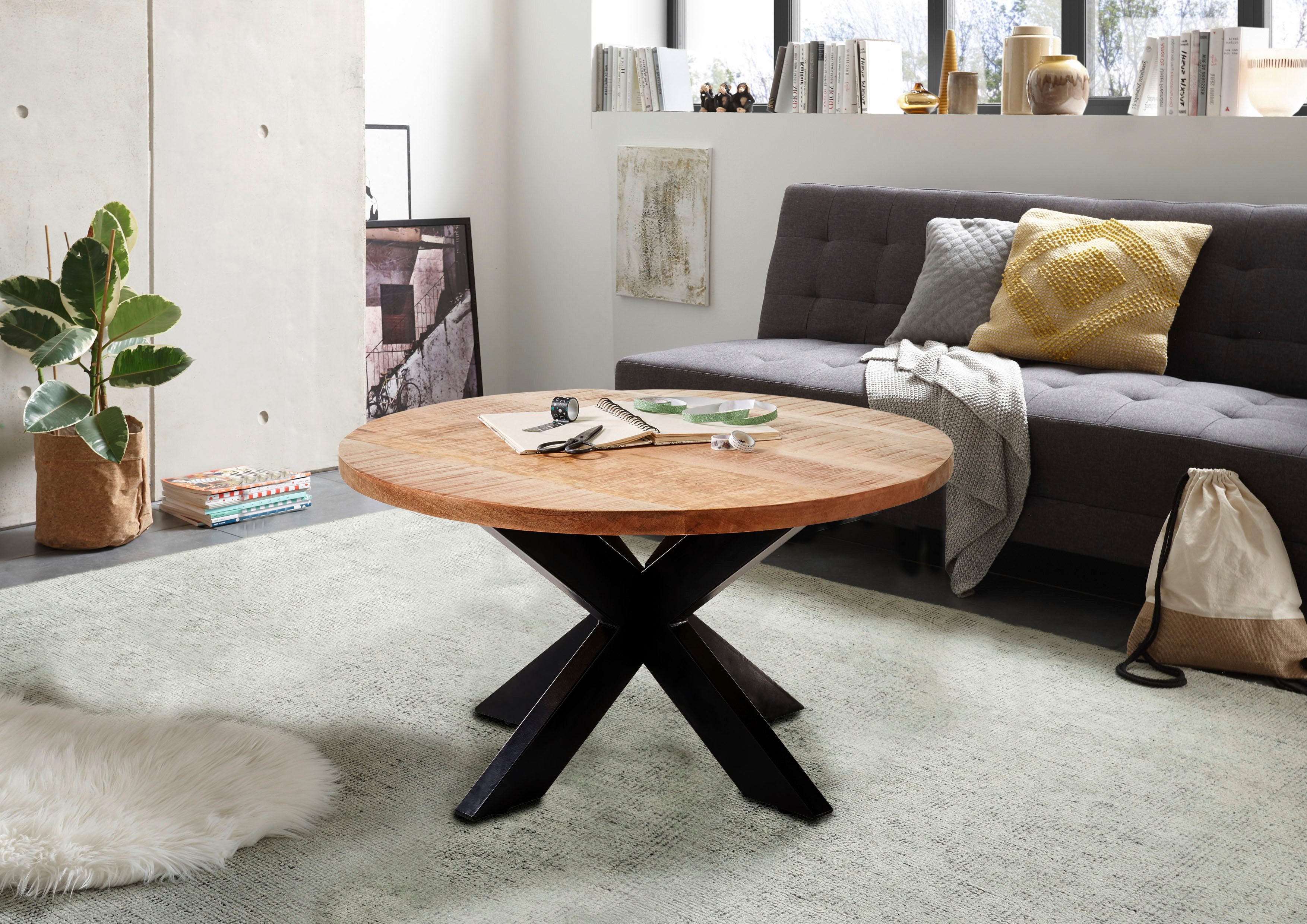 Stolkom Sp.z.o.o. Couchtisch Ace, rund, Tisch in Massivholz Mango