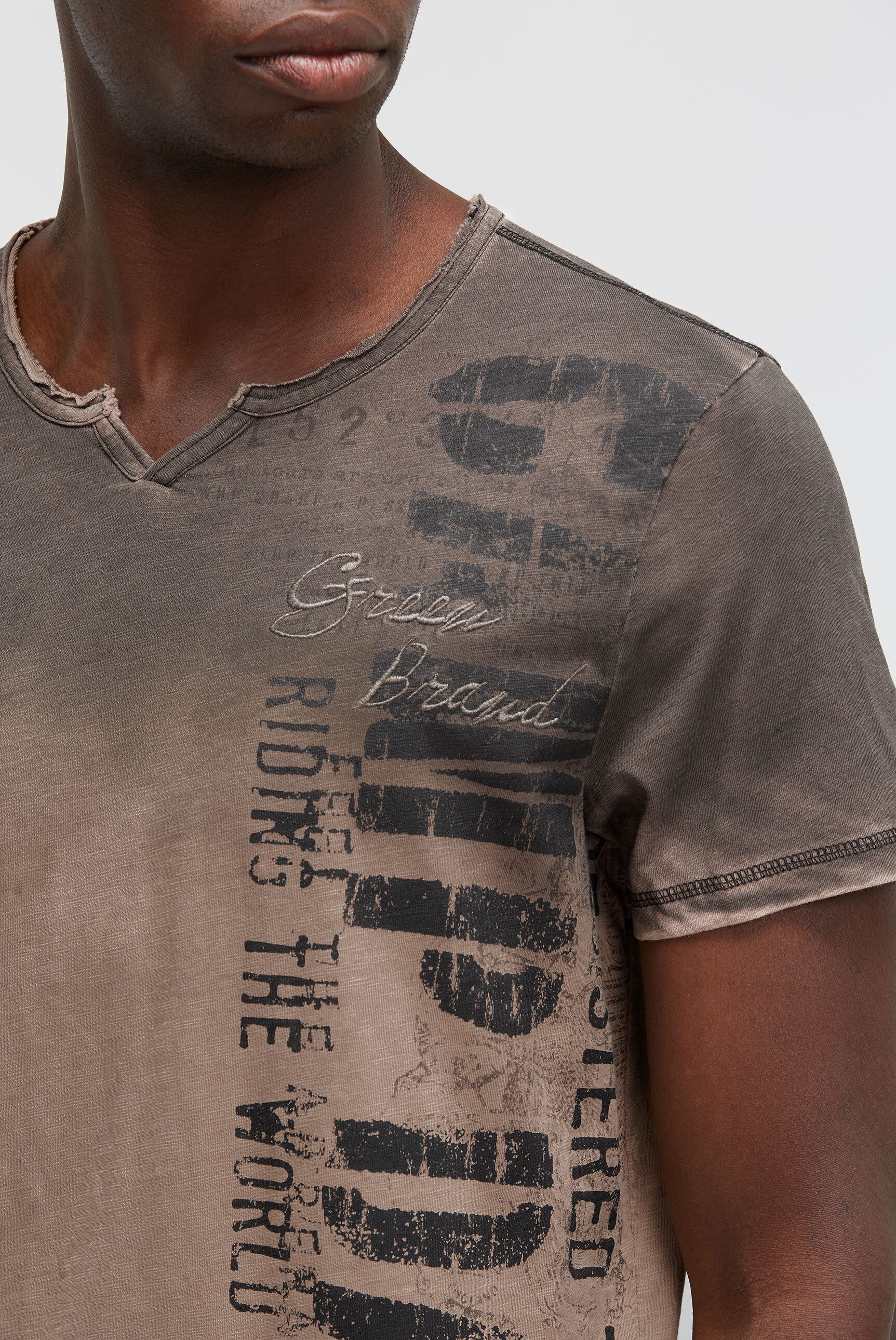 CAMP DAVID Rundhalsshirt mit Used-Kanten