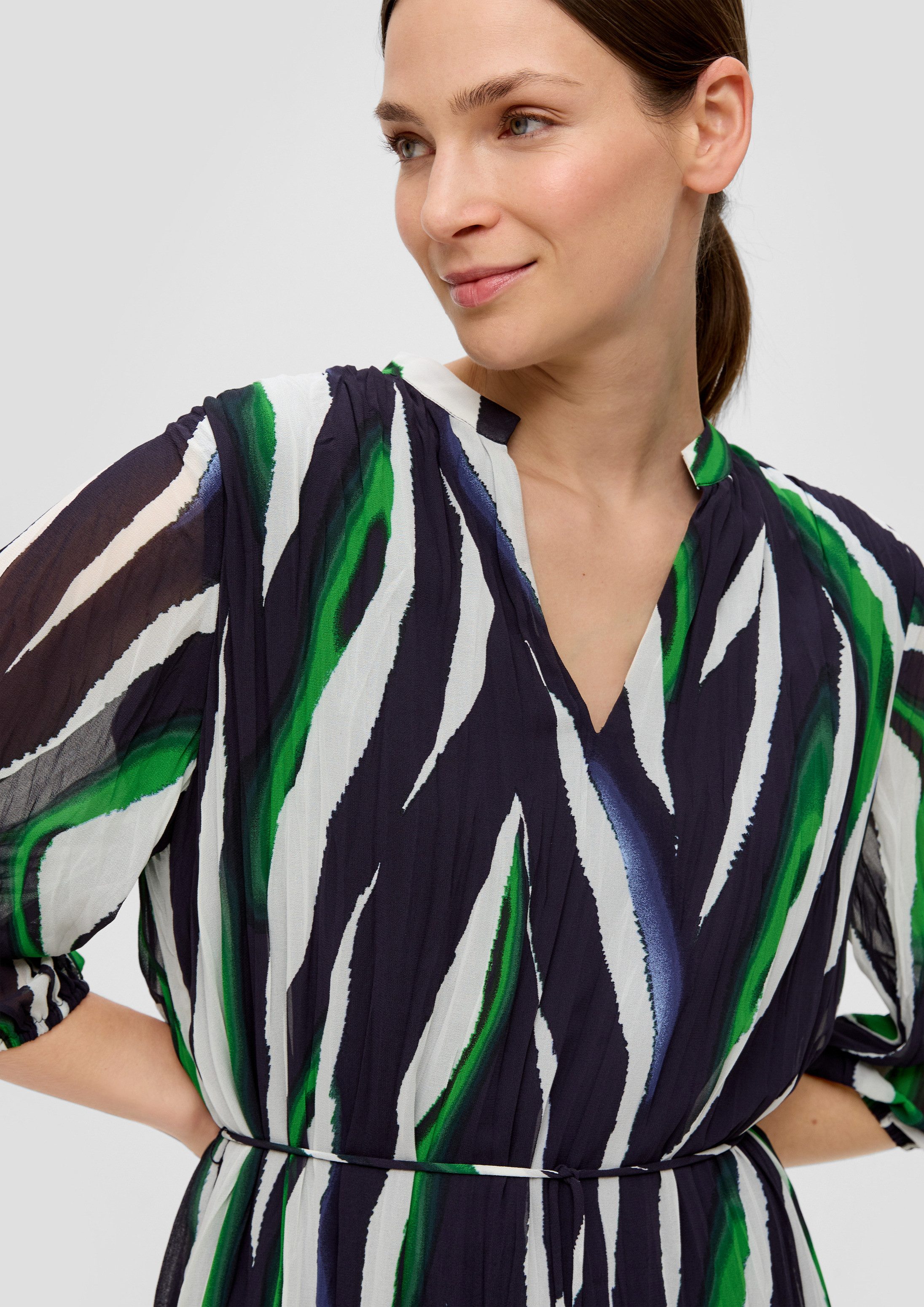 s.Oliver Minikleid Kleid Volantskleid mit weiten Ärmeln